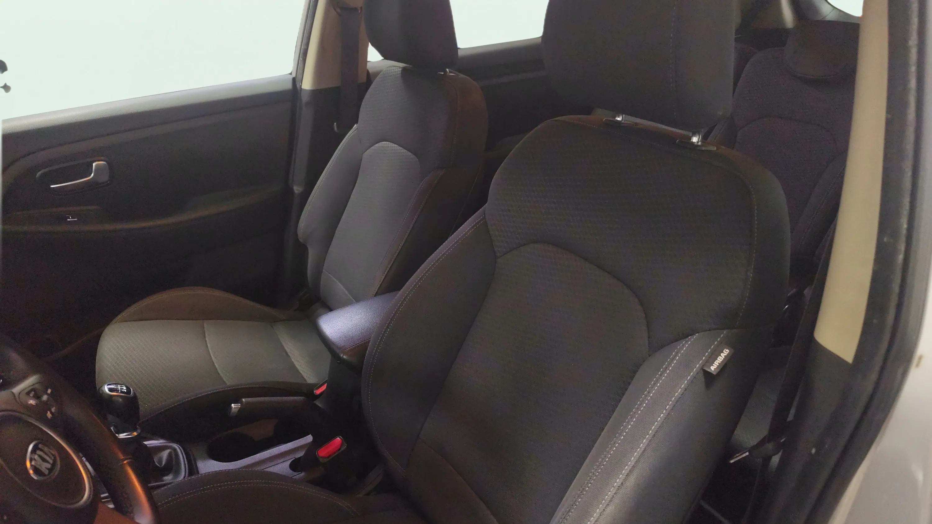 Kia Carens 1.7 CRDi VGT Basic Eco-Dyn - foto 23