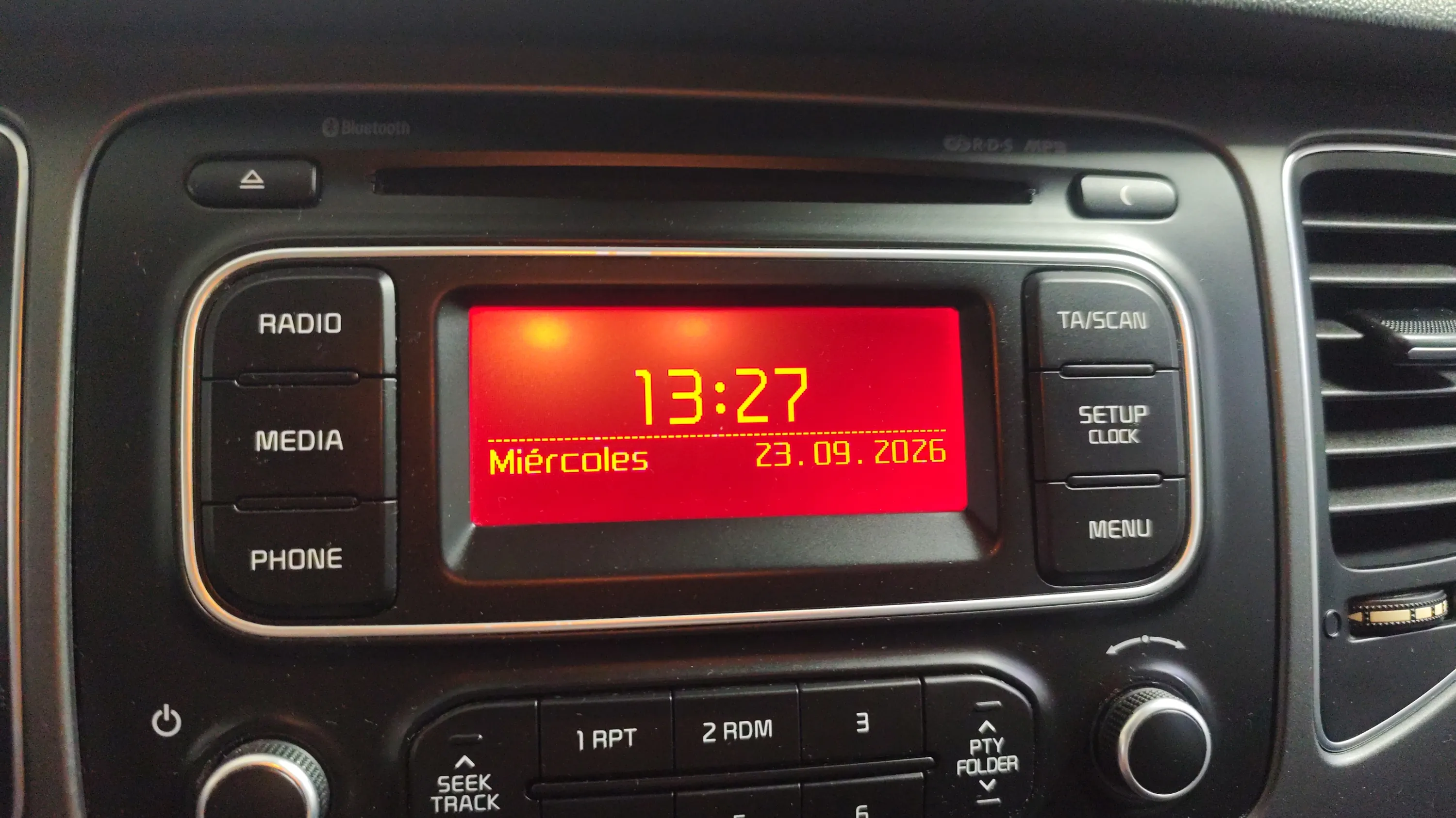 Kia Carens 1.7 CRDi VGT Basic Eco-Dyn - foto 14