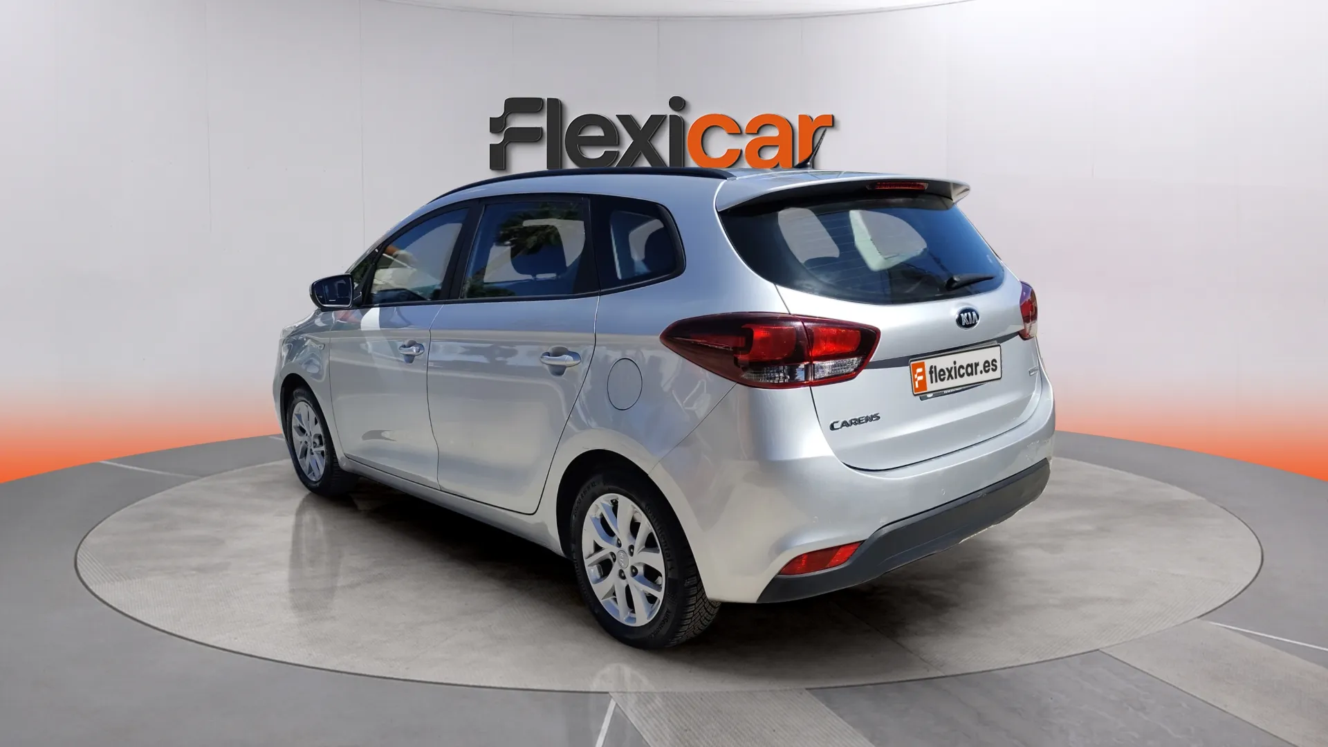 Kia Carens 1.7 CRDi VGT Basic Eco-Dyn - foto 5