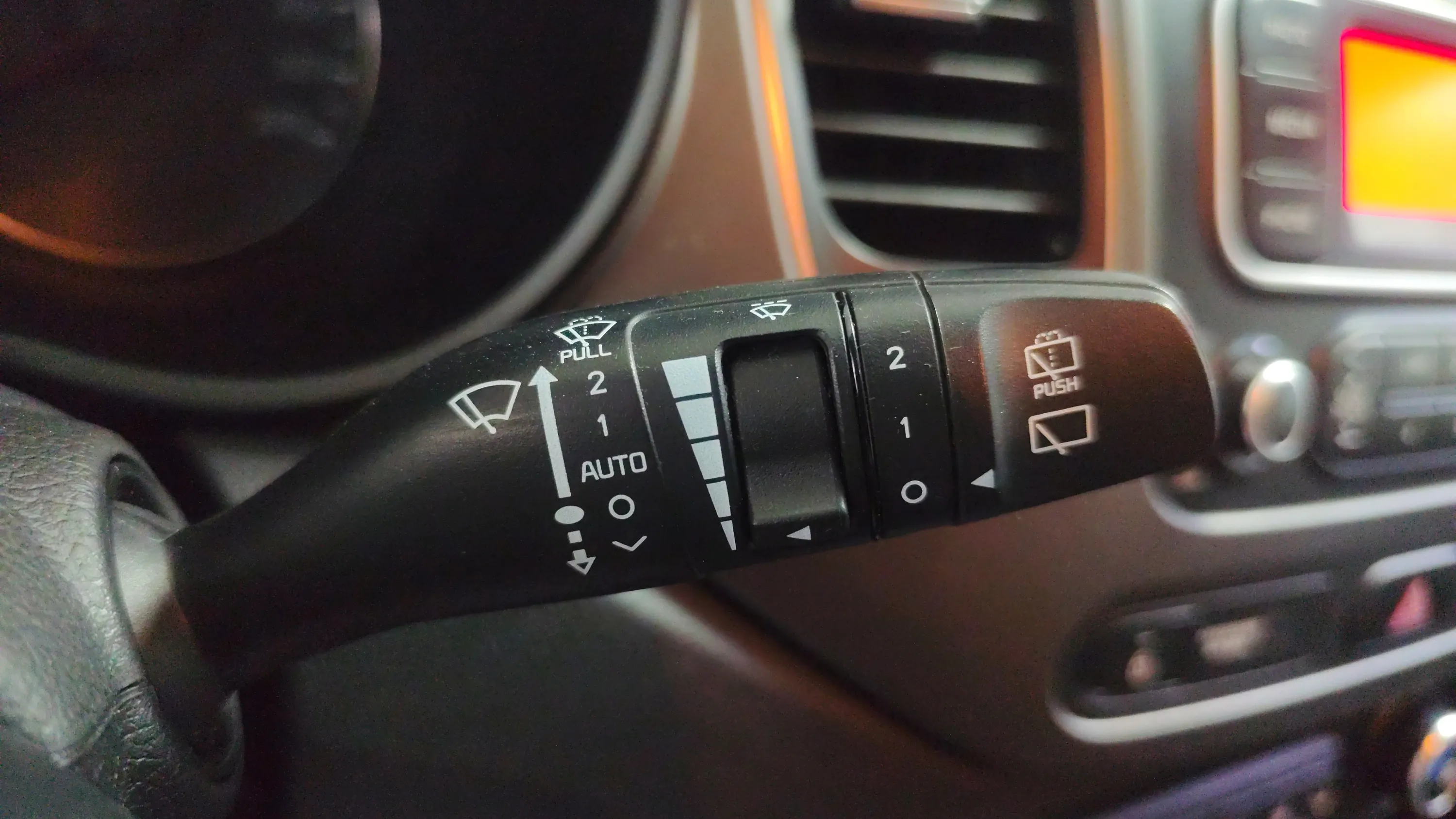Kia Carens 1.7 CRDi VGT Basic Eco-Dyn - foto 19