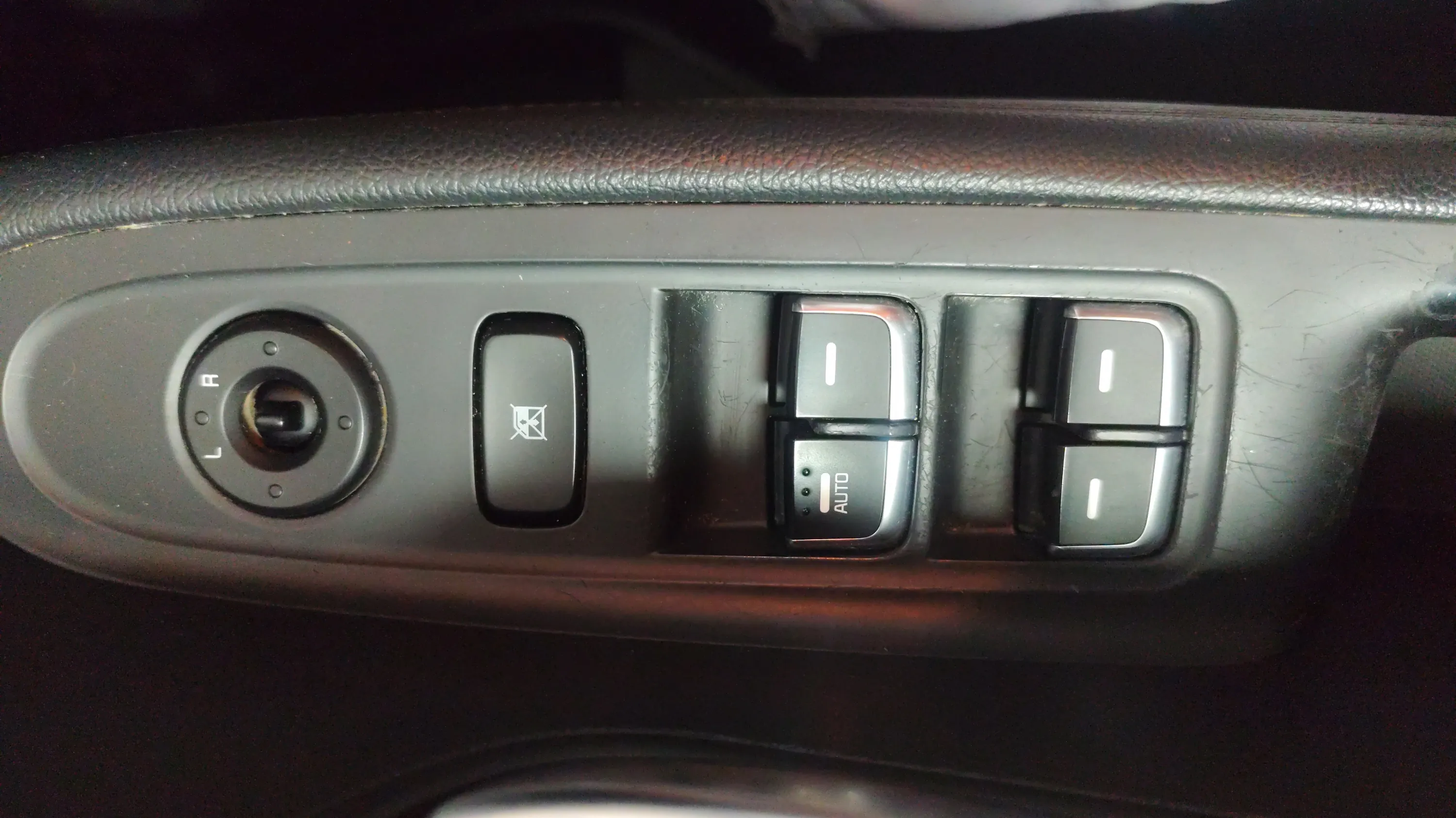 Kia Carens 1.7 CRDi VGT Basic Eco-Dyn - foto 22