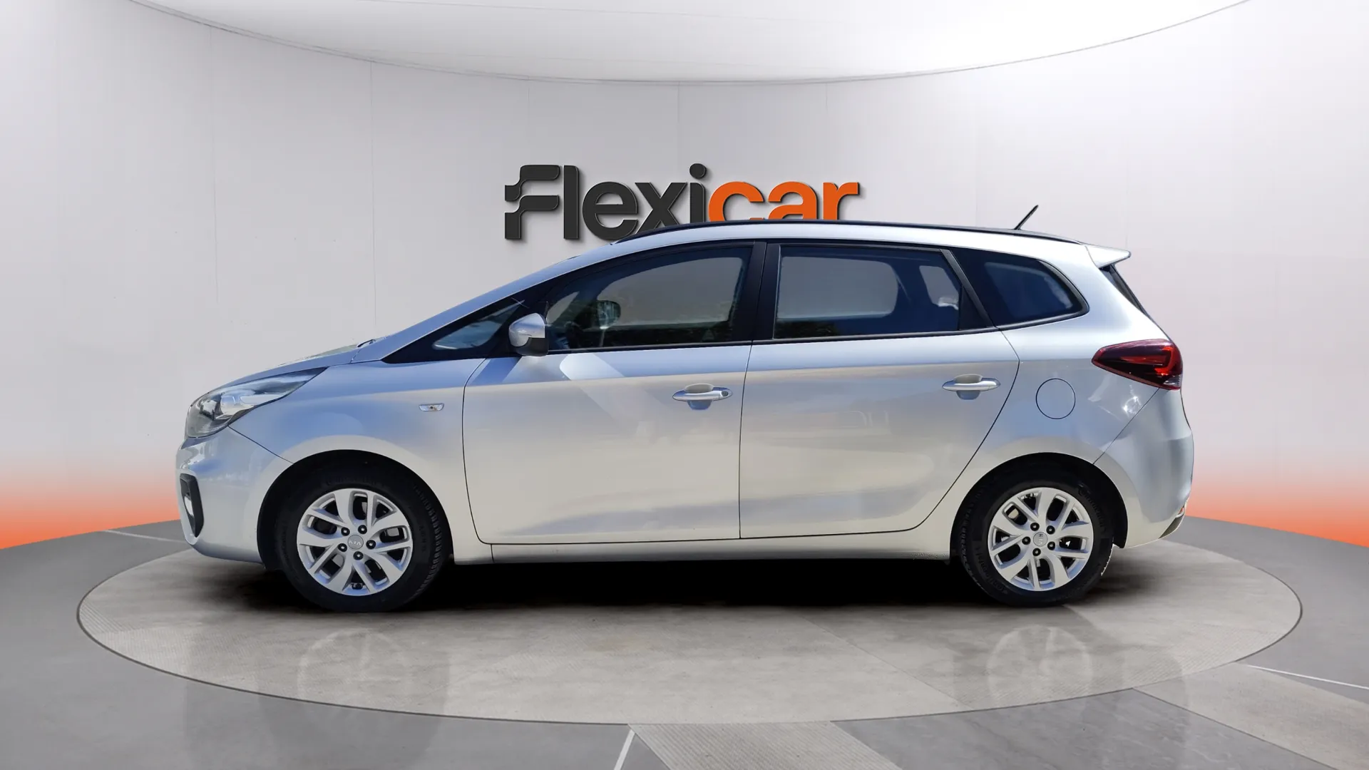 Kia Carens 1.7 CRDi VGT Basic Eco-Dyn - foto 4