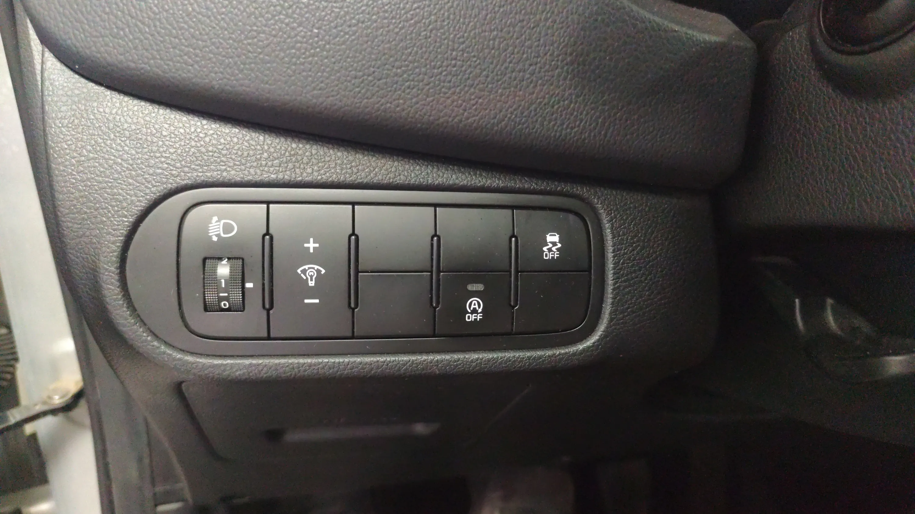Kia Carens 1.7 CRDi VGT Basic Eco-Dyn - foto 21