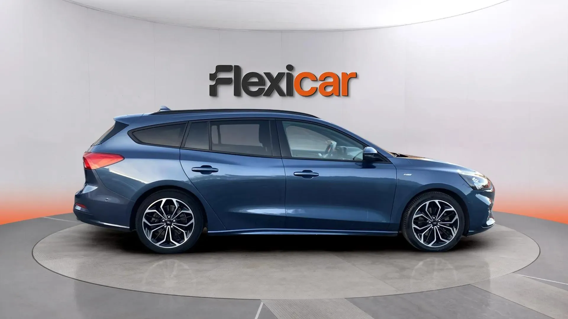 Ford Focus 1.0 EcoBoost ST-Line SB - foto 10