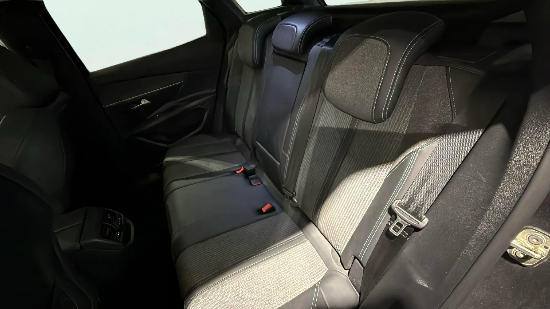 Peugeot 3008 1.6 PureTech GT EAT8 - foto 18