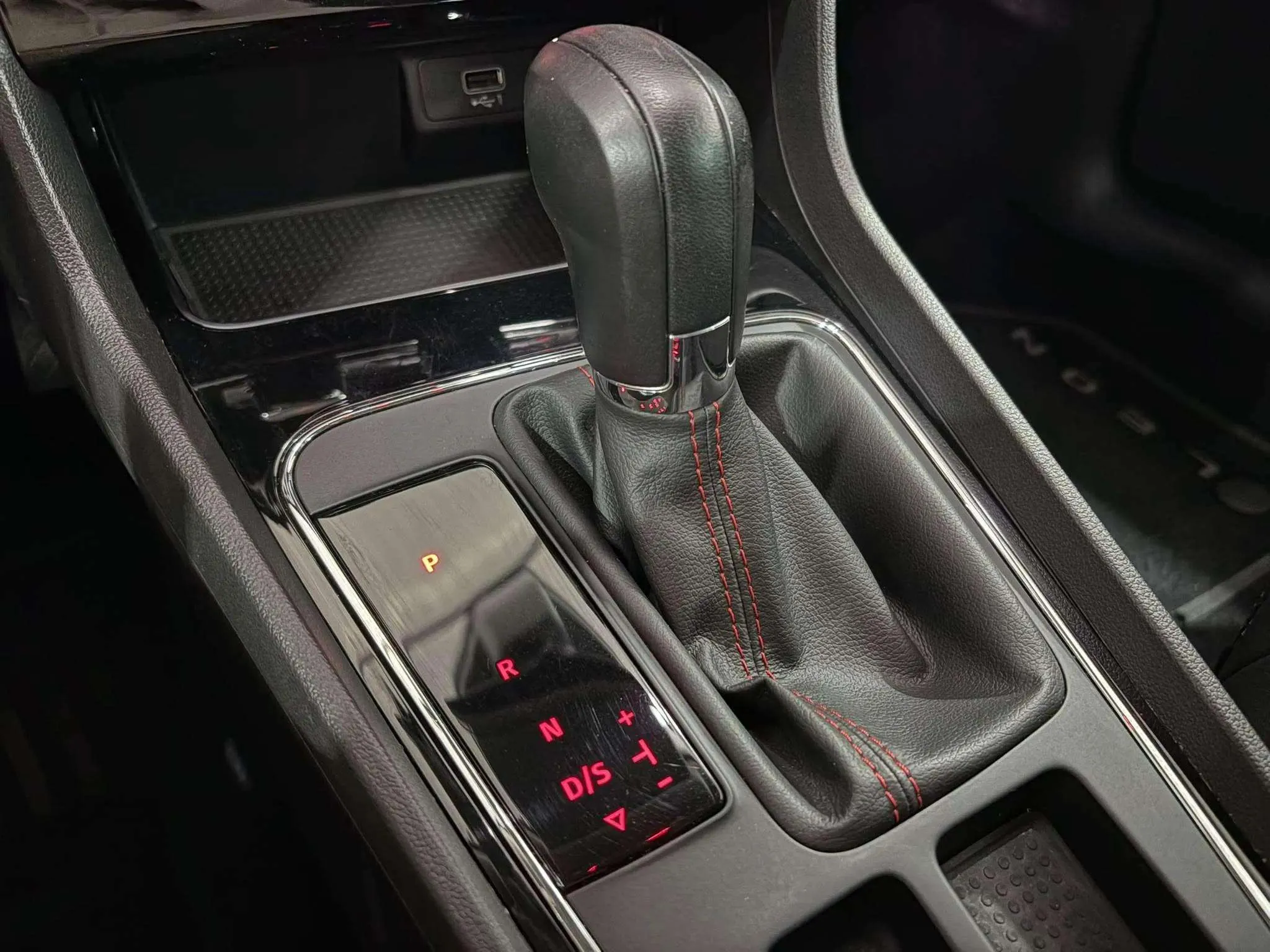 SEAT León ST 1.5 Ecotsi DSG-7 FR - foto 17