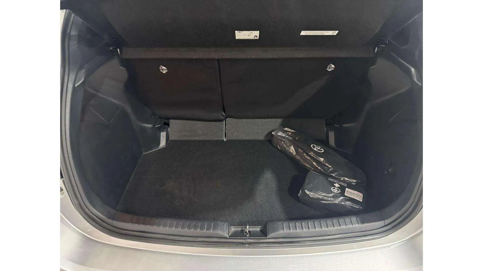 Toyota Yaris 1.5 120H Active Tech - foto 24