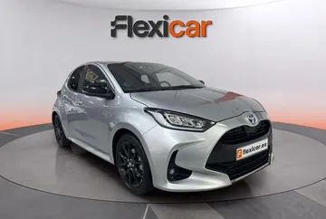 toyota yaris 15 120h active tech hibrido no enchufable automatica sabadell 1 903000000287331