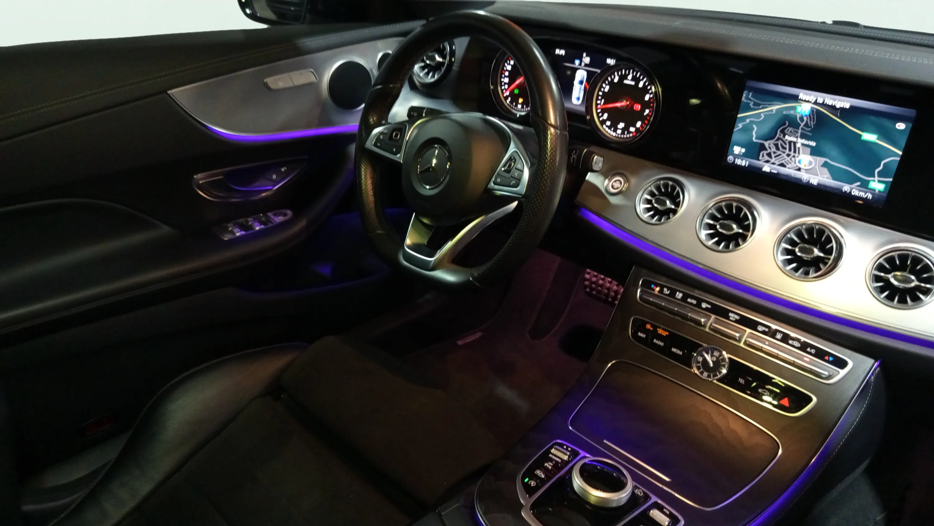 Mercedes-Benz Clase E Coupé E 200 - foto 23