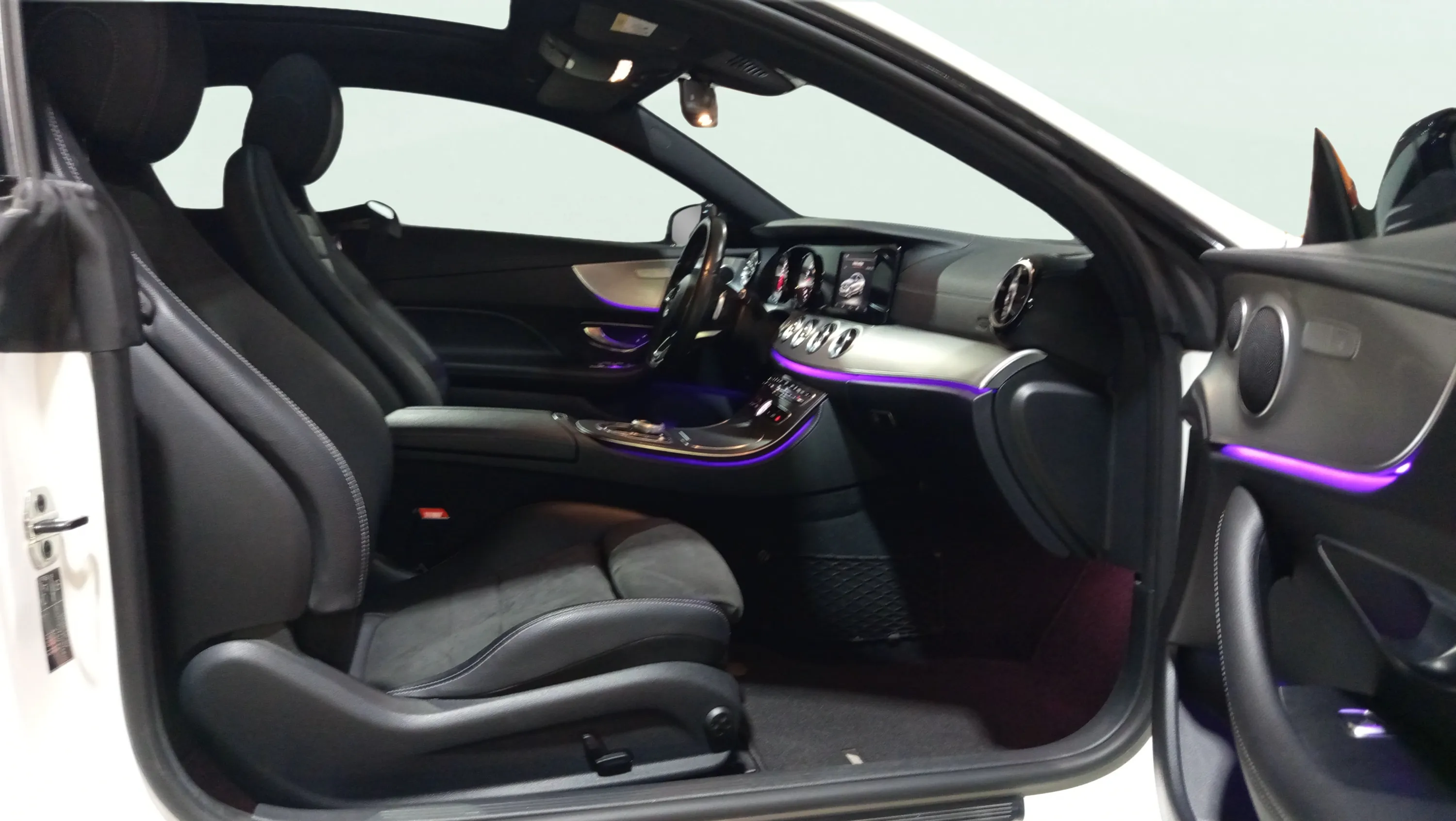 Mercedes-Benz Clase E Coupé E 200 - foto 13