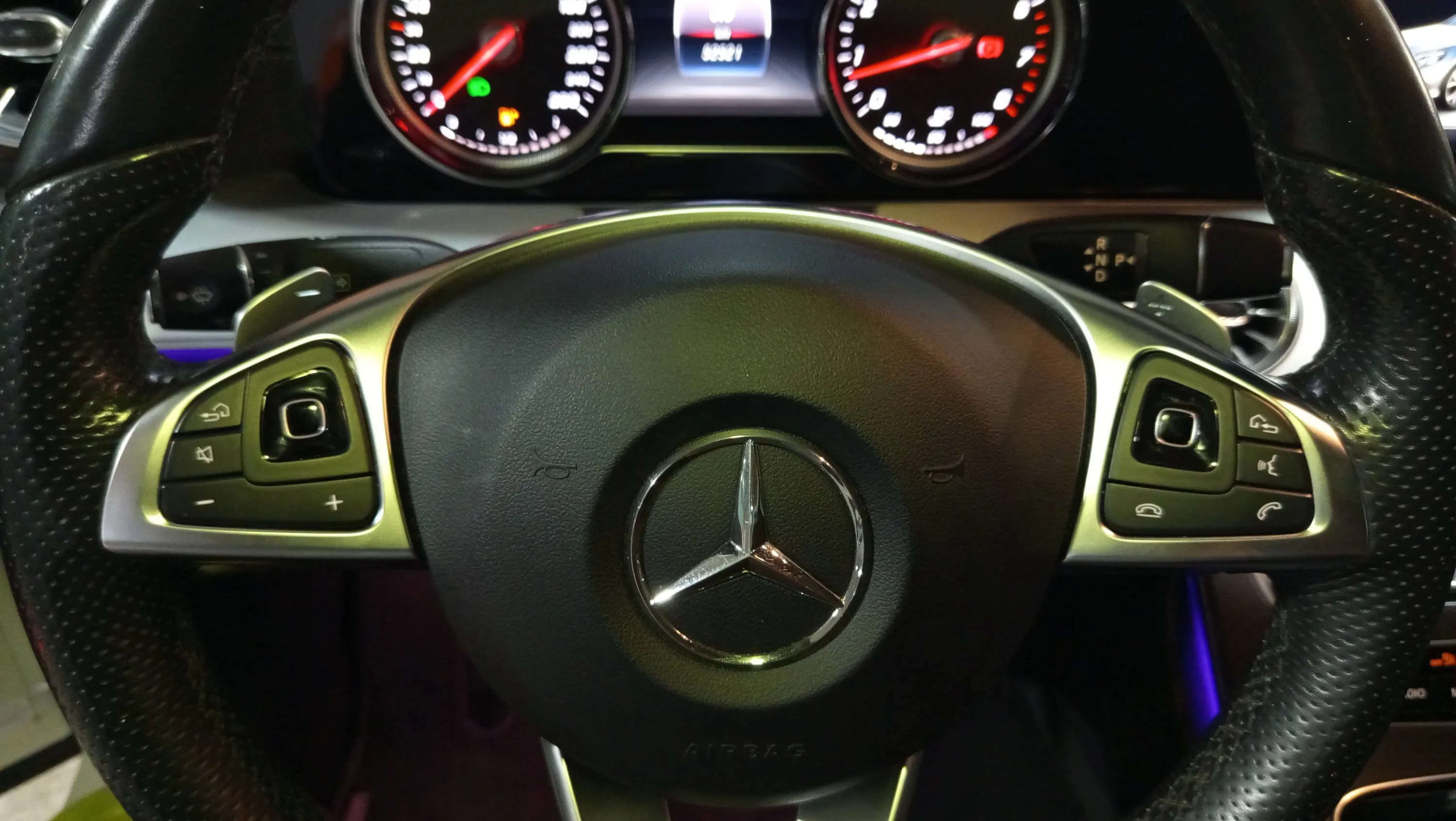 Mercedes-Benz Clase E Coupé E 200 - foto 18