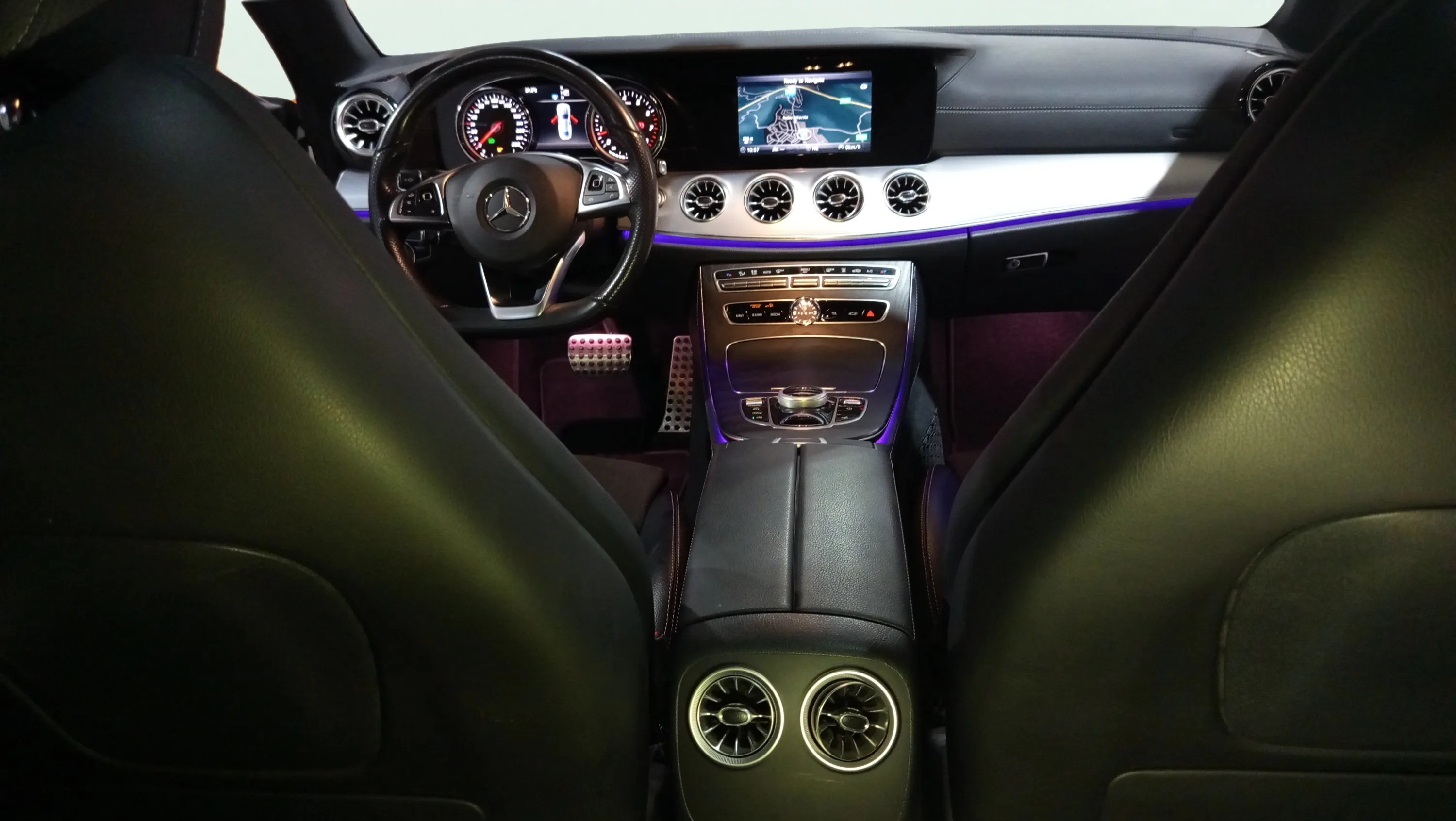 Mercedes-Benz Clase E Coupé E 200 - foto 20