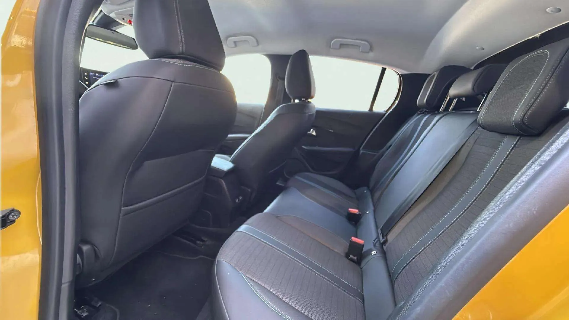 Peugeot 208 BlueHDi Active Pack - foto 19