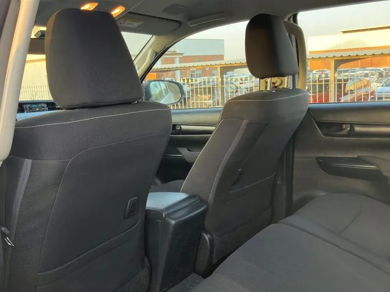 Toyota Hilux 2020 pickup 2.4 D-4D Cab Doble GX HVO100 - foto 34