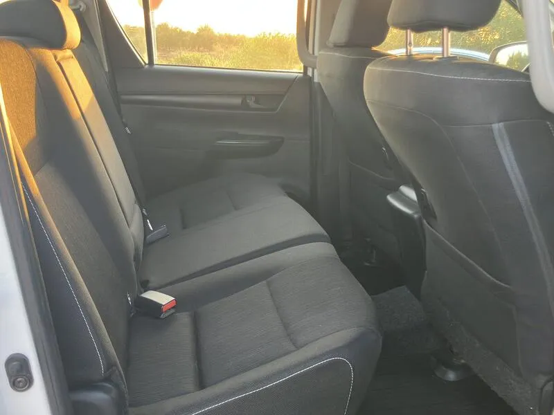 Toyota Hilux 2020 pickup 2.4 D-4D Cab Doble GX HVO100 - foto 31