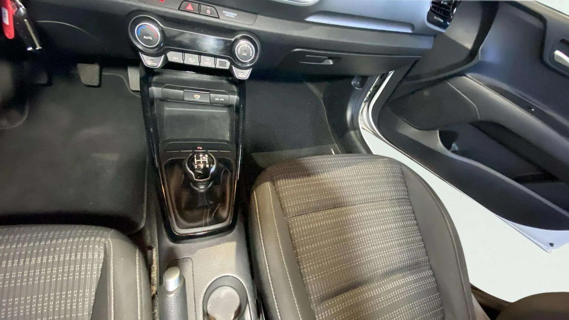 Kia Stonic 1.2 DPi Concept - foto 29