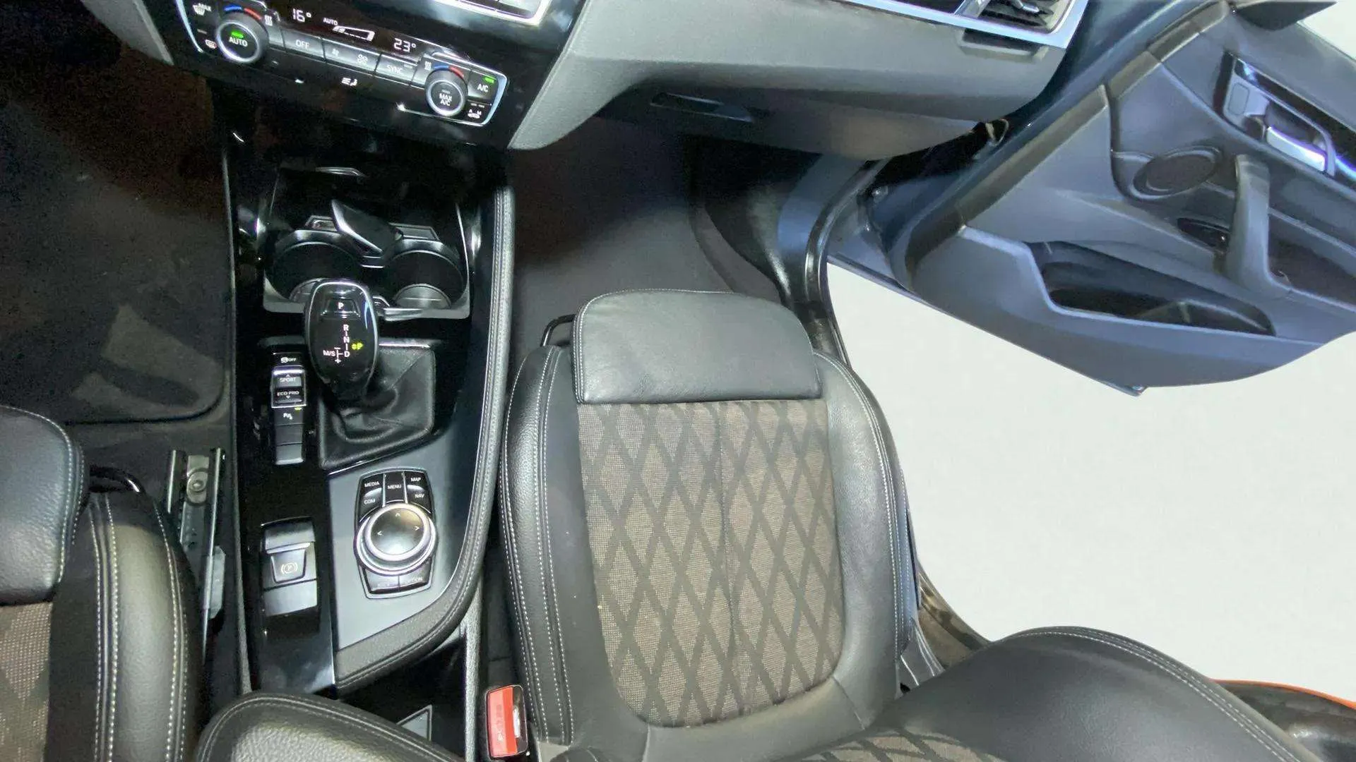 BMW X1 sDrive20dA - foto 27