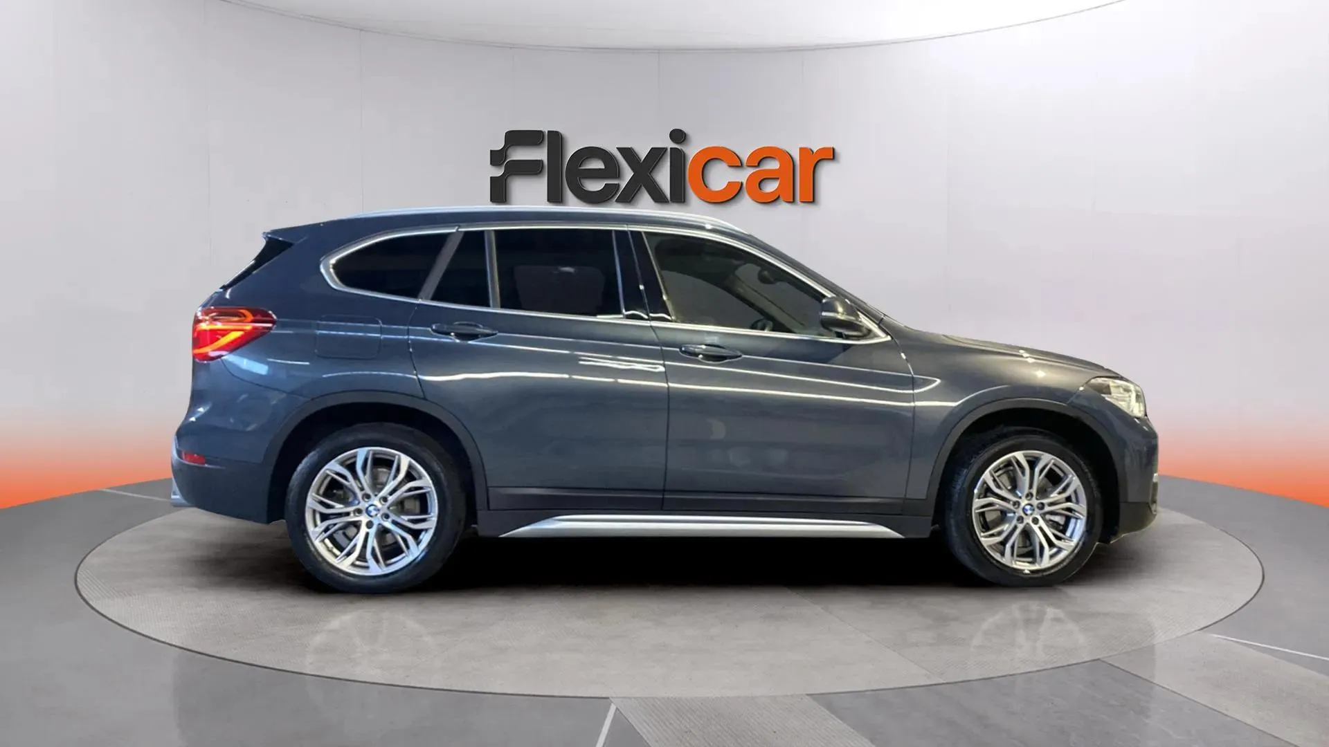 BMW X1 sDrive20dA - foto 9