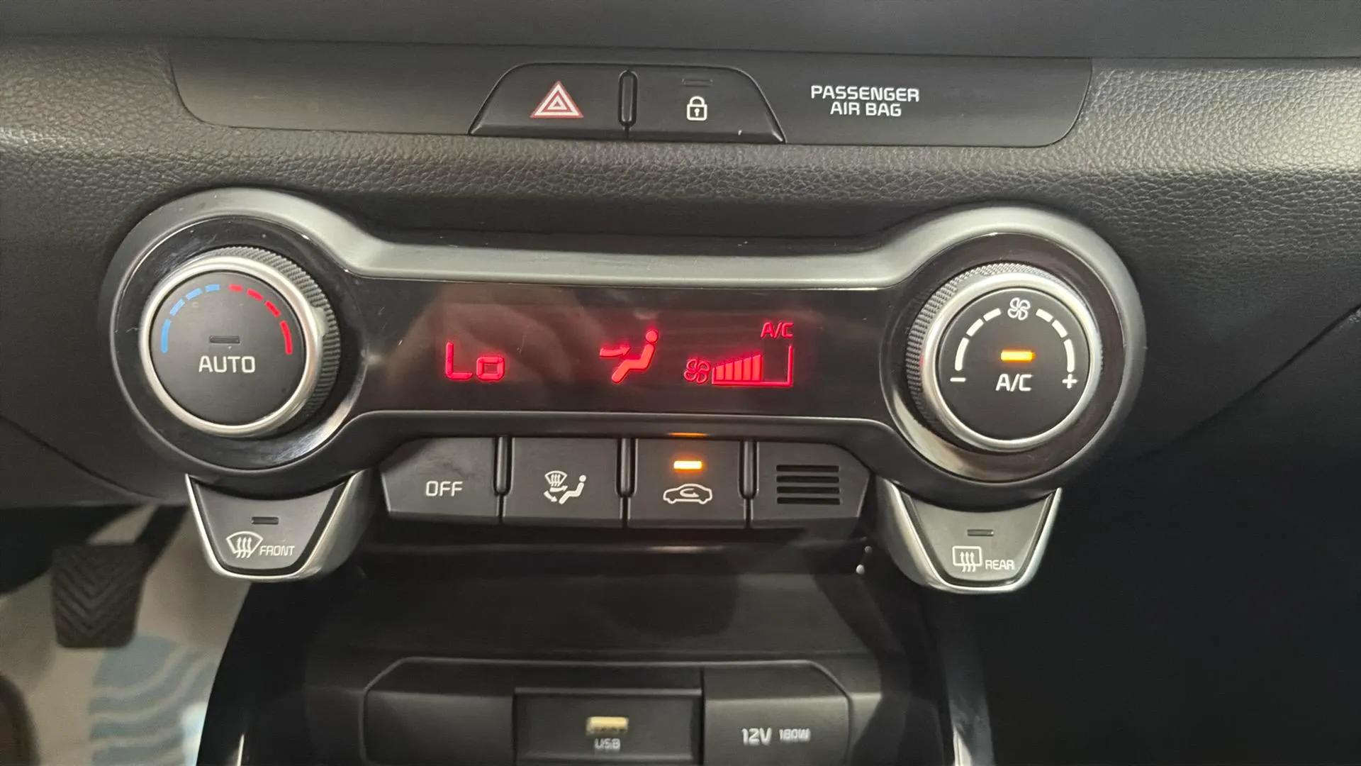 Kia Stonic 1.0 T-GDi MHEV iMT Concept - foto 25