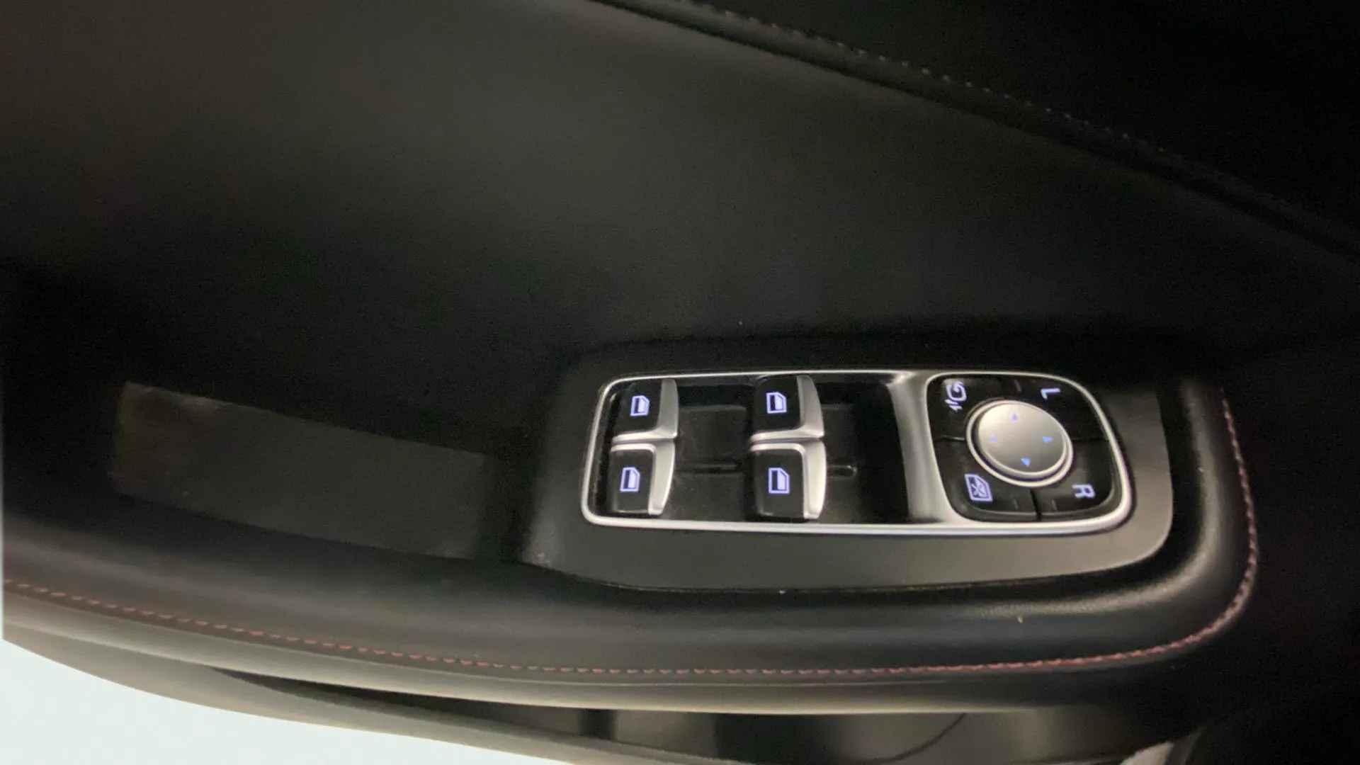 MG HS 1.5T Luxury DCT - foto 17