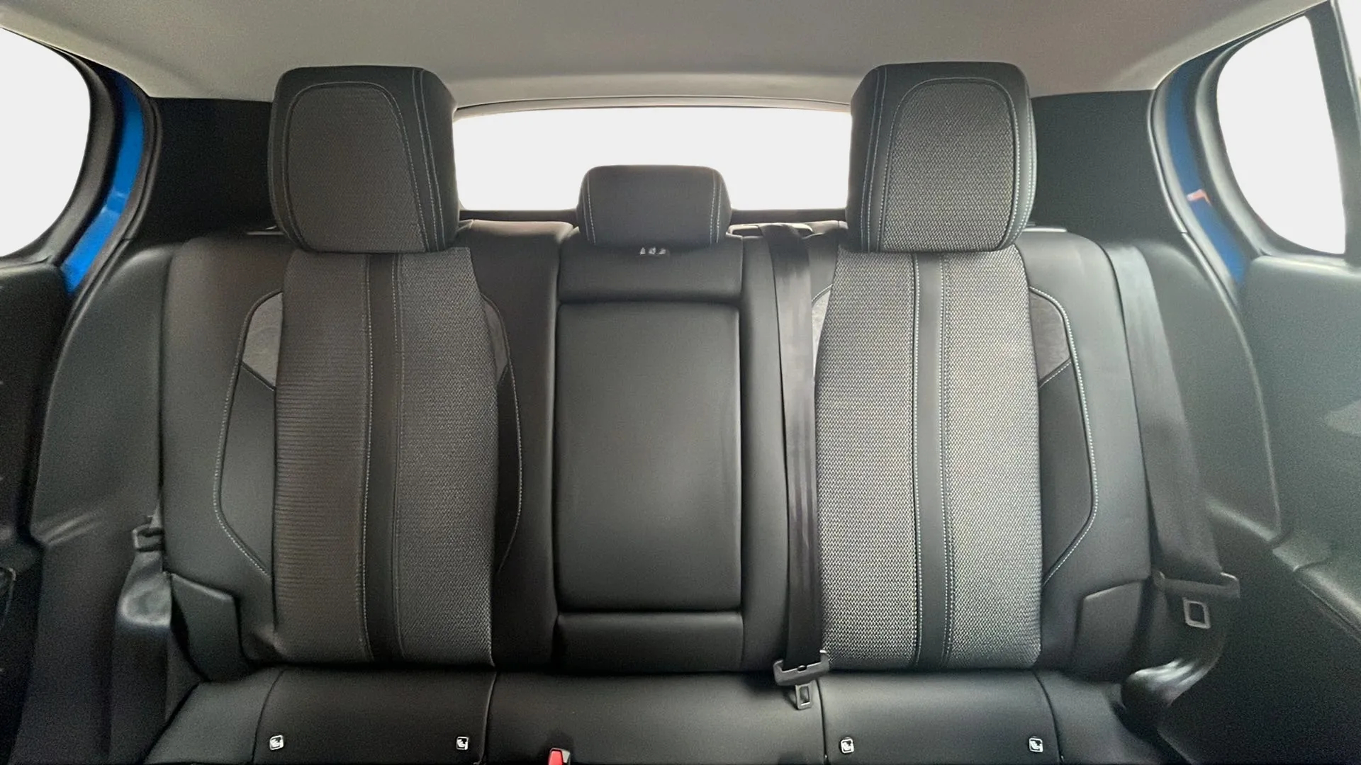 Peugeot 308 Allure Pack PureTech 130 - foto 17