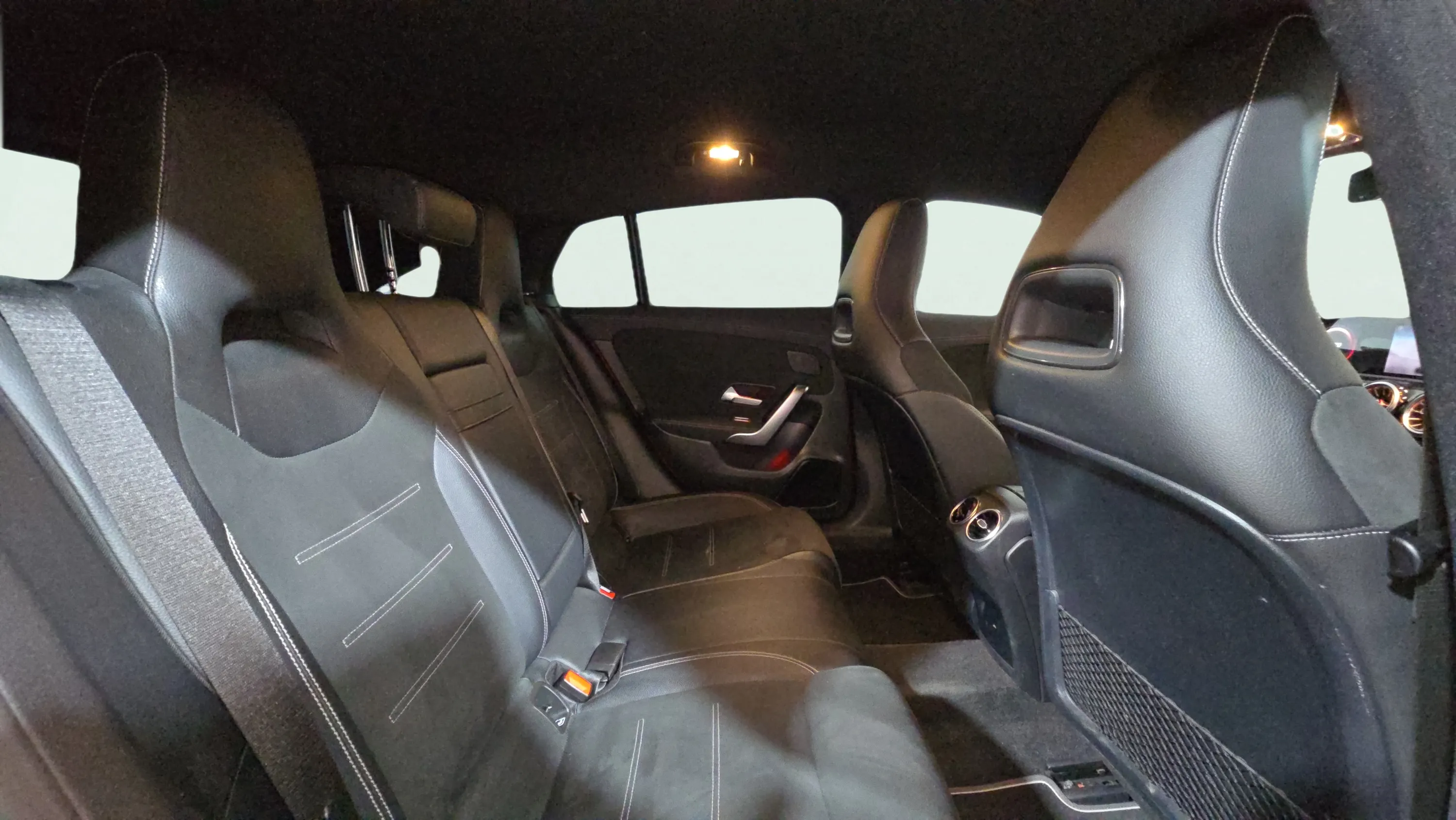 Mercedes-Benz CLA 200 D DCT Shooting Brake - foto 20