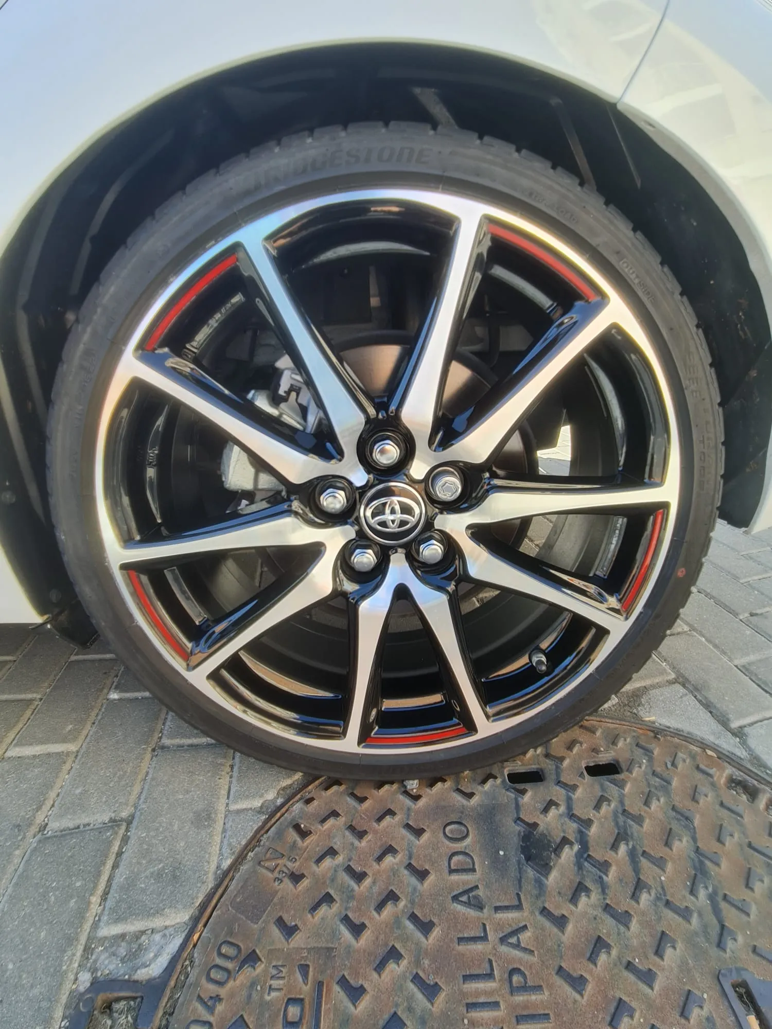 Toyota Yaris 1.5 120H GR Sport Plus - foto 7