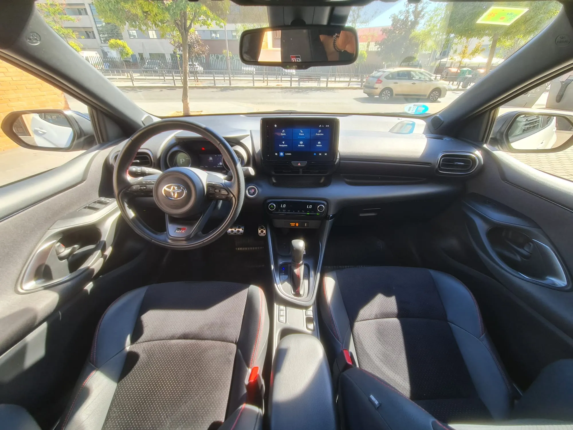 Toyota Yaris 1.5 120H GR Sport Plus - foto 20