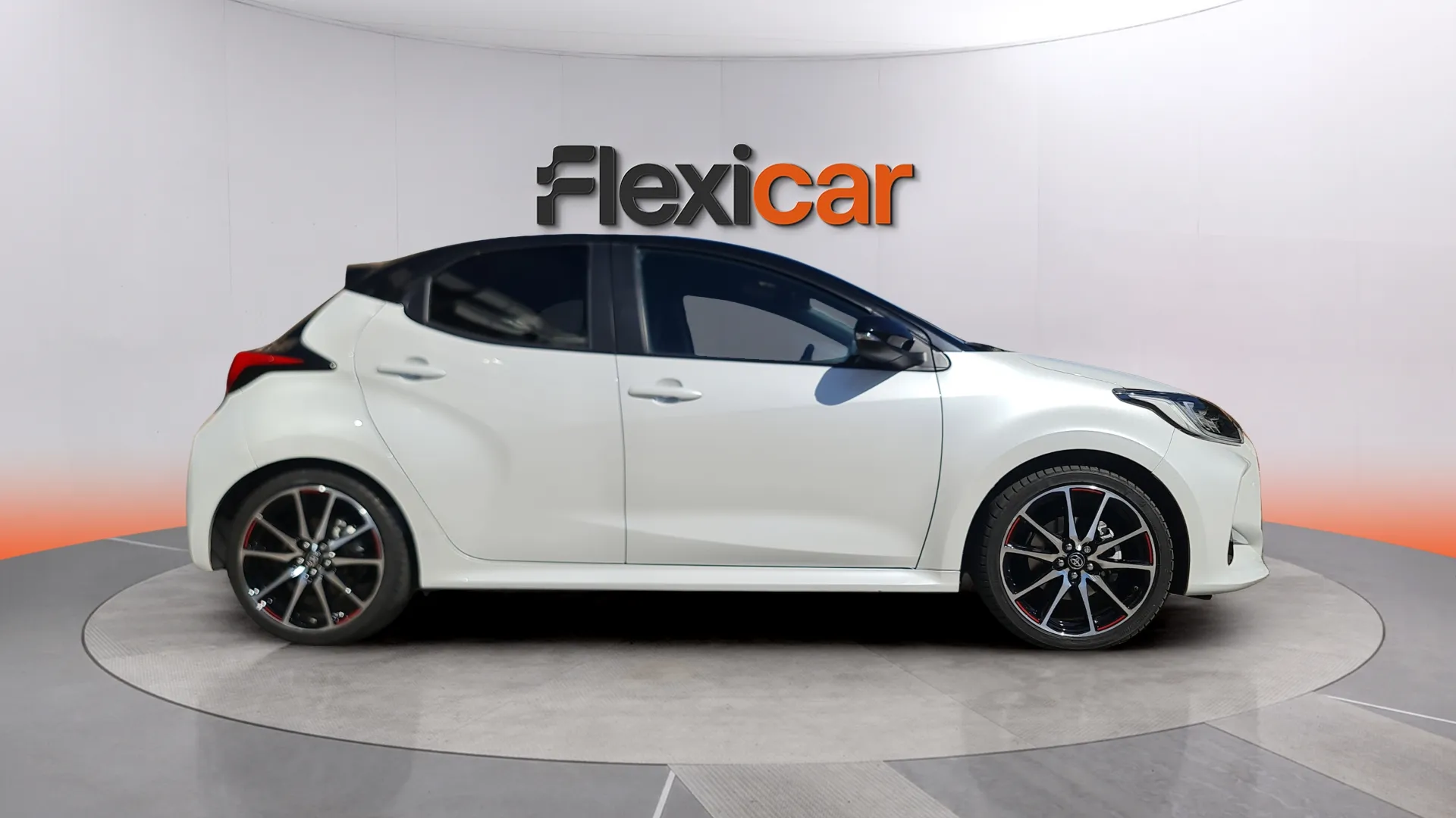 Toyota Yaris 1.5 120H GR Sport Plus - foto 3