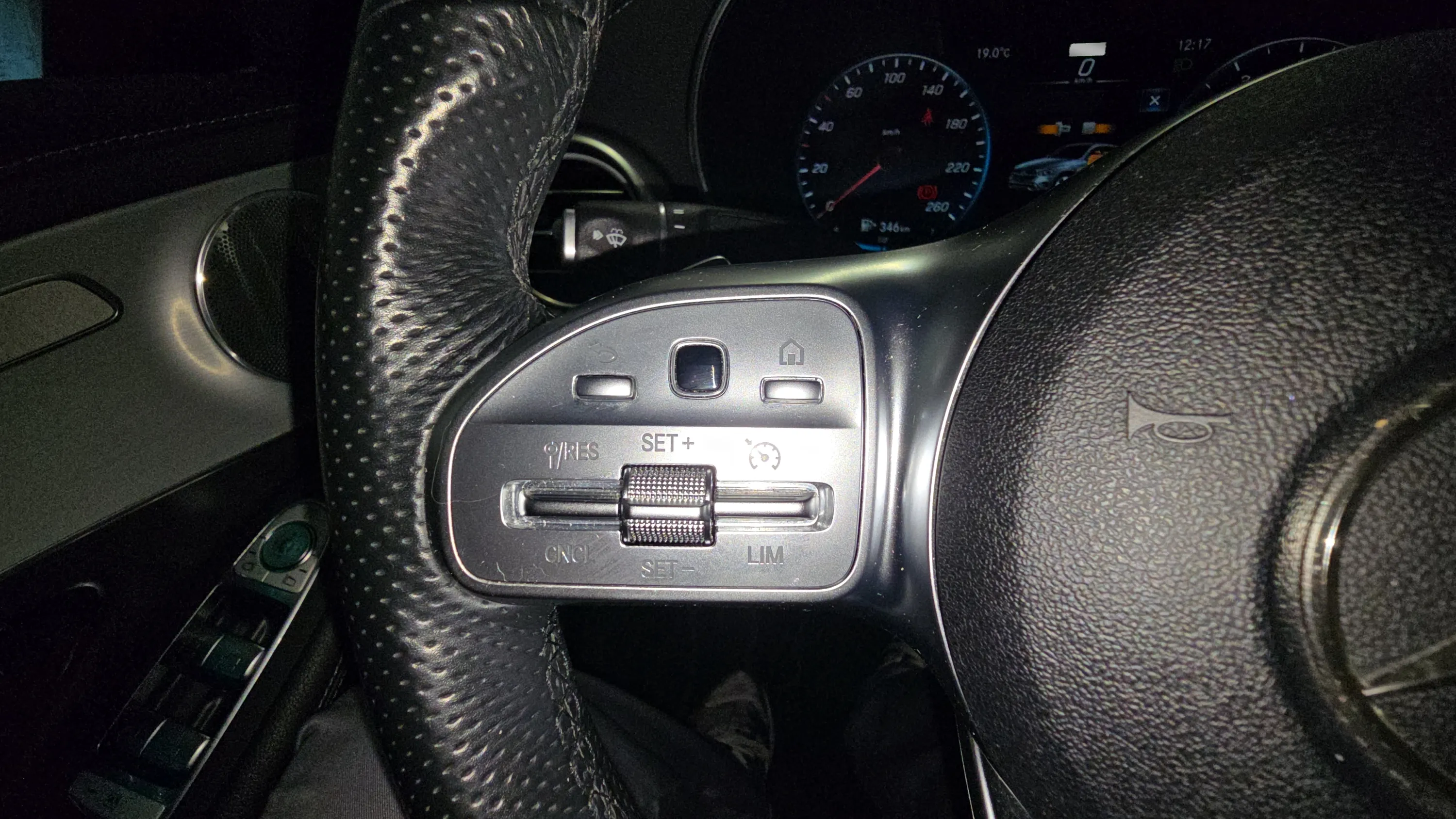 Mercedes-Benz GLC 200 4MATIC - foto 12