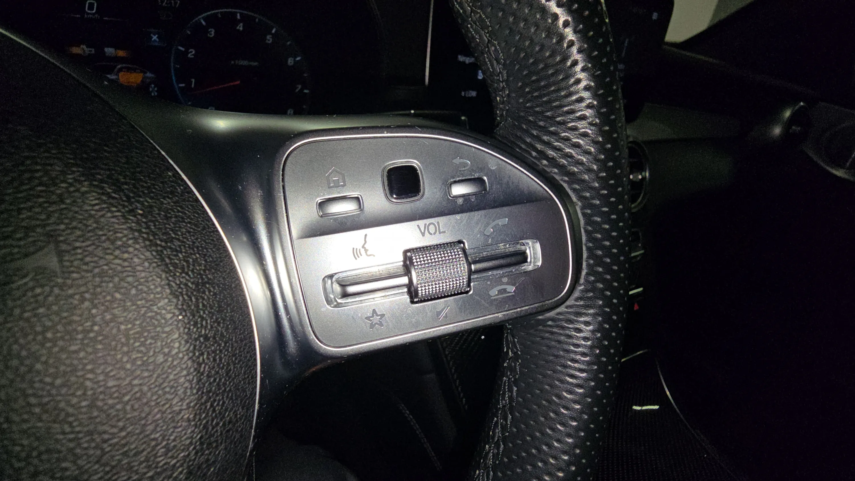 Mercedes-Benz GLC 200 4MATIC - foto 13