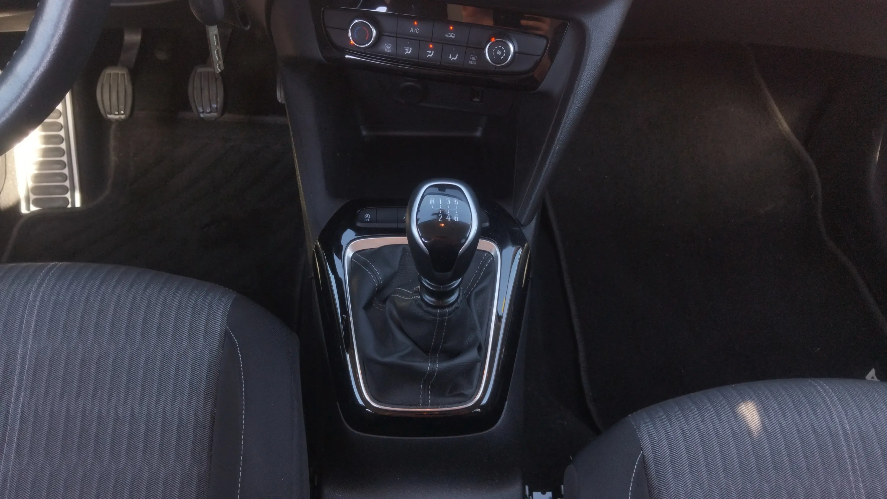 Opel Corsa 1.5D DT Edition - foto 22
