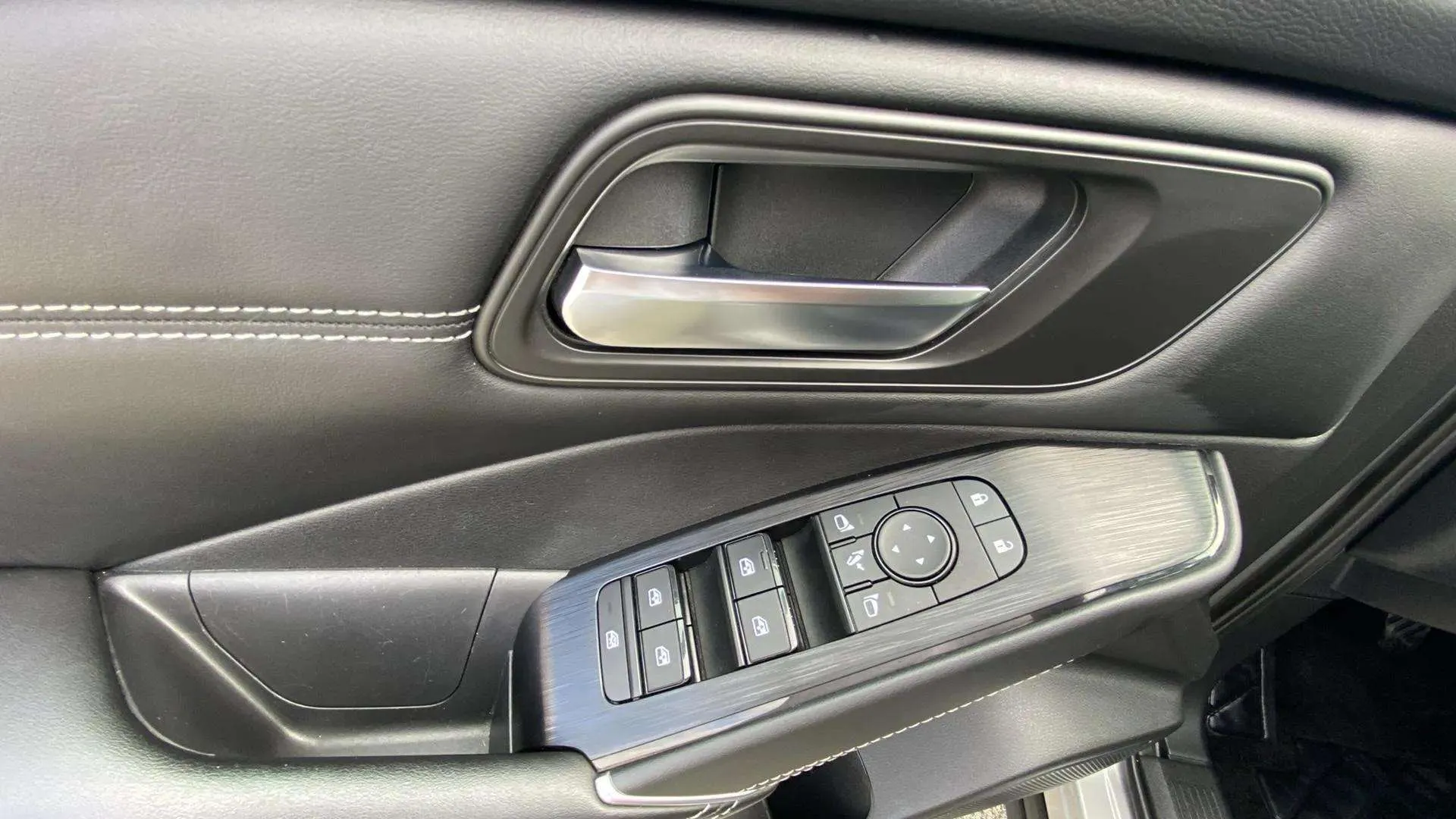 Nissan Qashqai DIG-T mHEV CVT 4x4 N-Connecta - foto 19