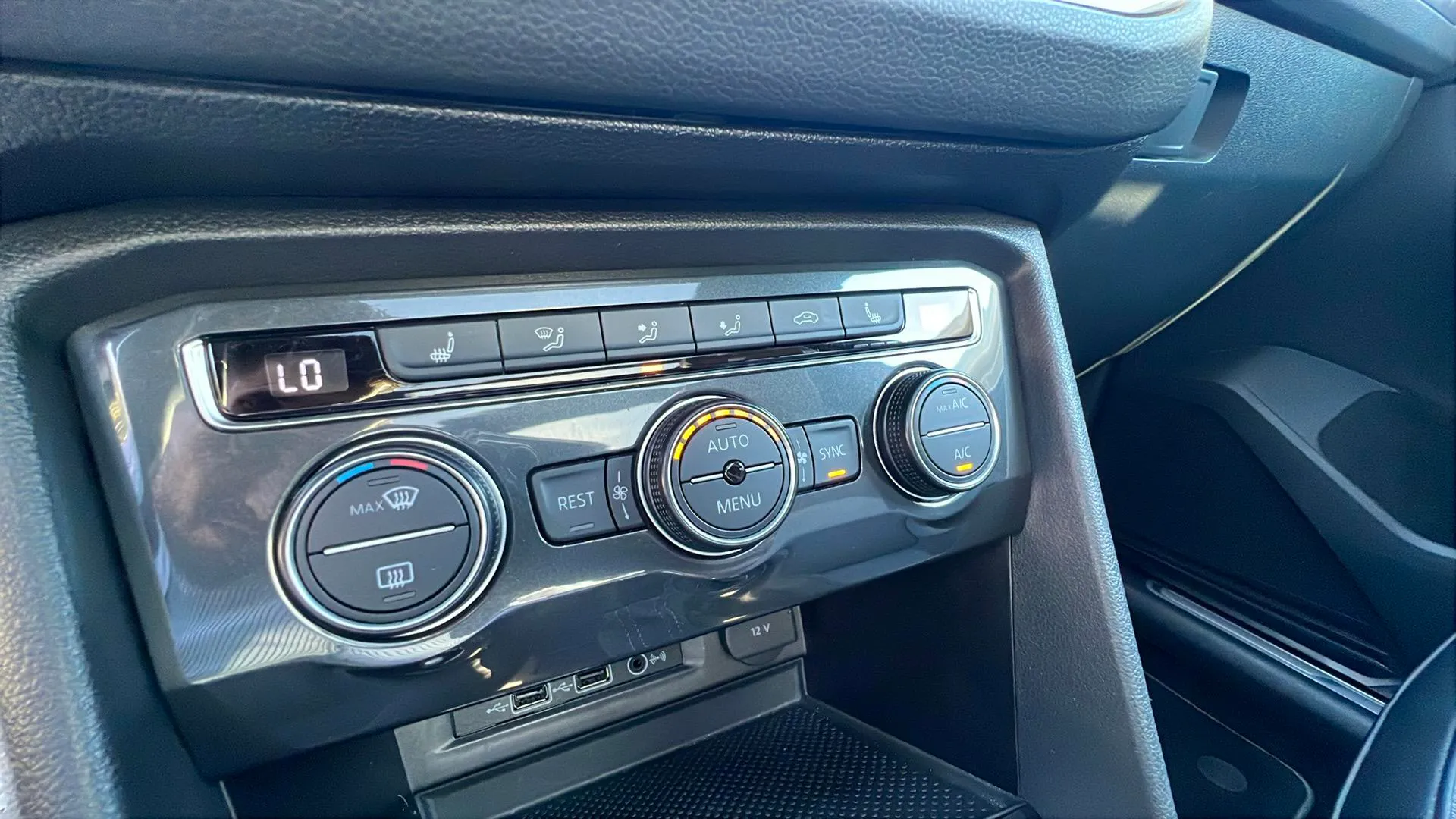 Volkswagen Tiguan R-Line 1.5 TSI DSG - foto 24