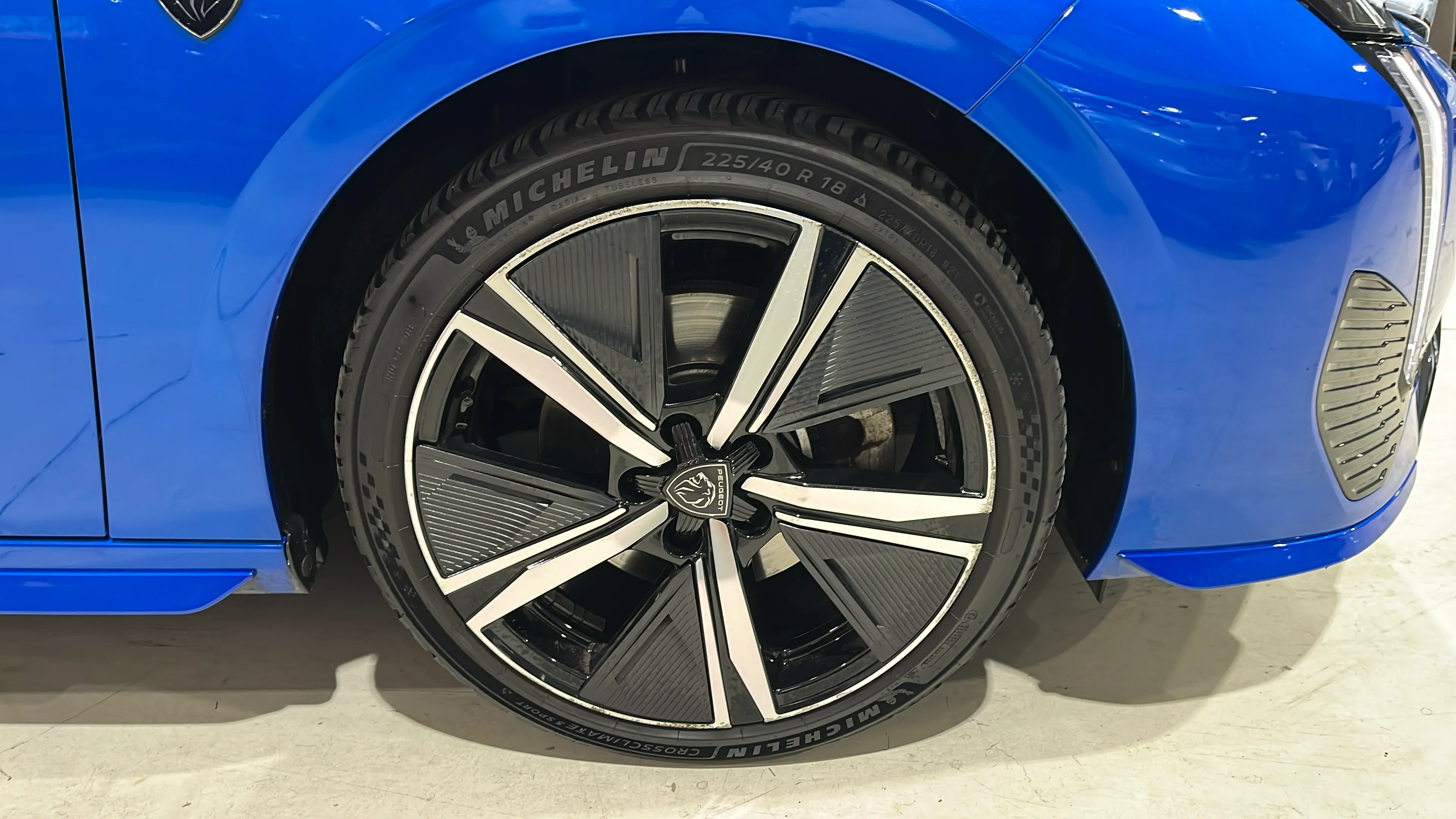 Peugeot 308 GT BlueHDi 130 EAT8 - foto 32
