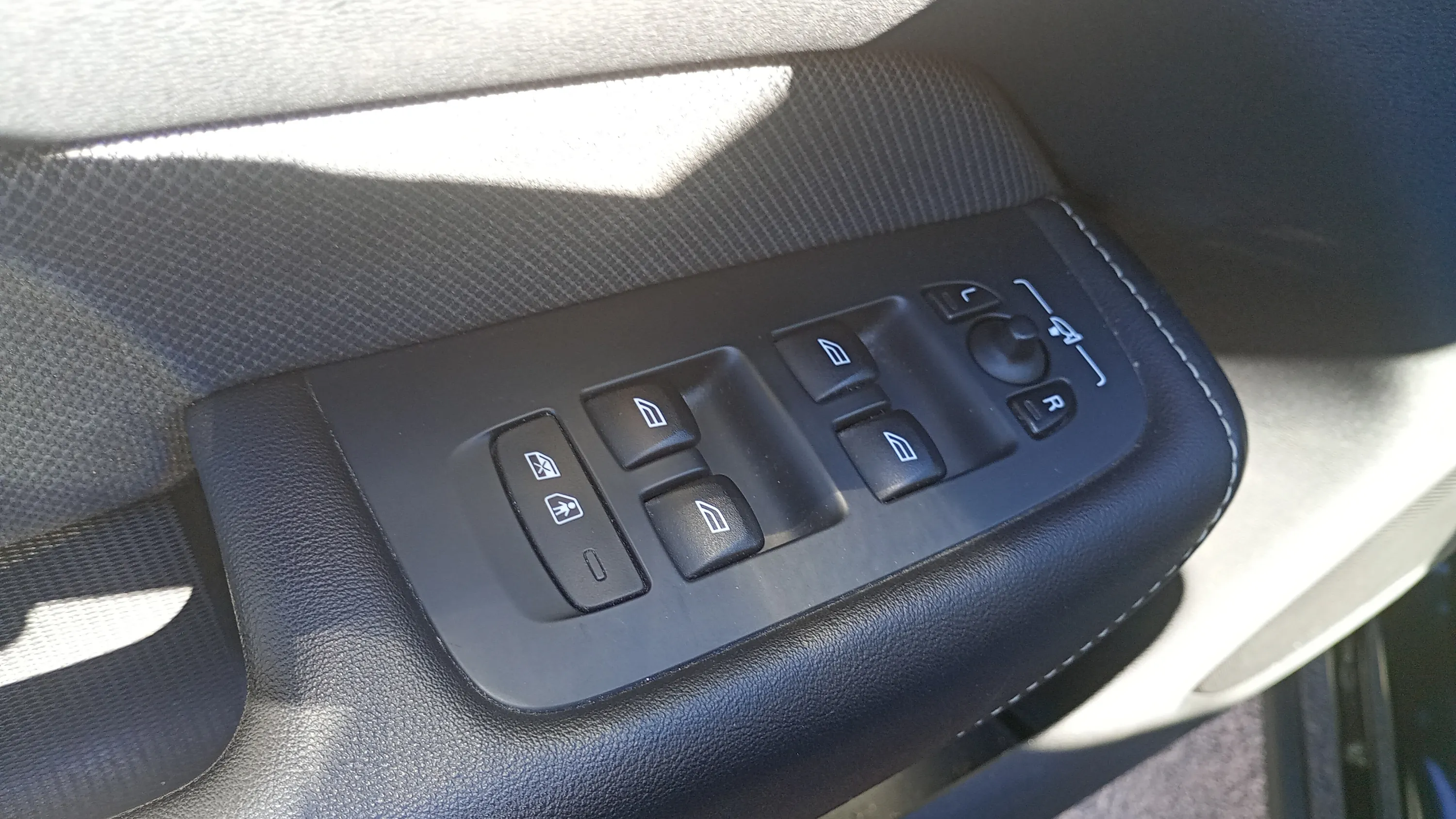 Volvo XC60 2.0 T8 AWD Momentum - foto 14