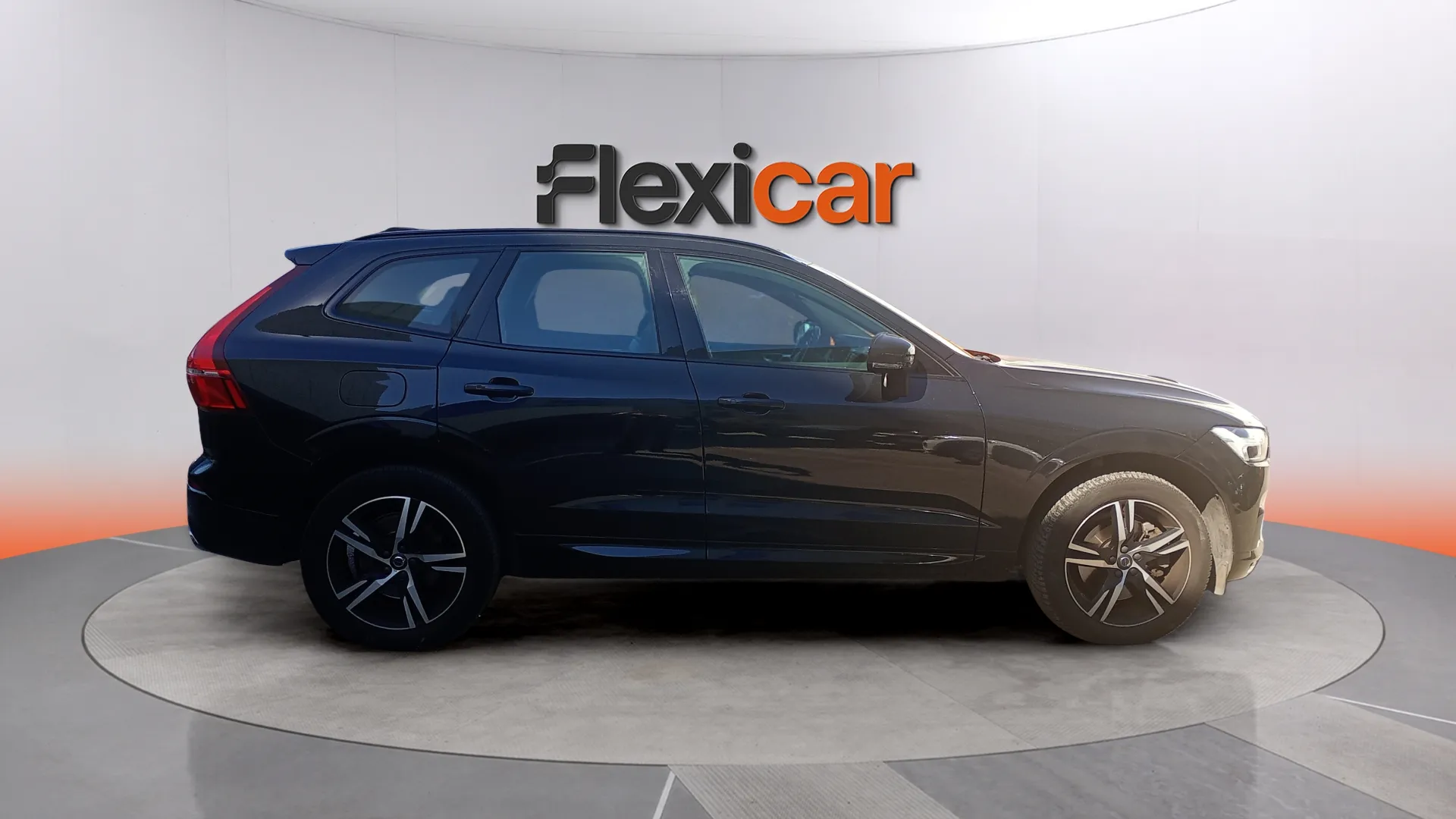 Volvo XC60 2.0 T8 AWD Momentum - foto 2