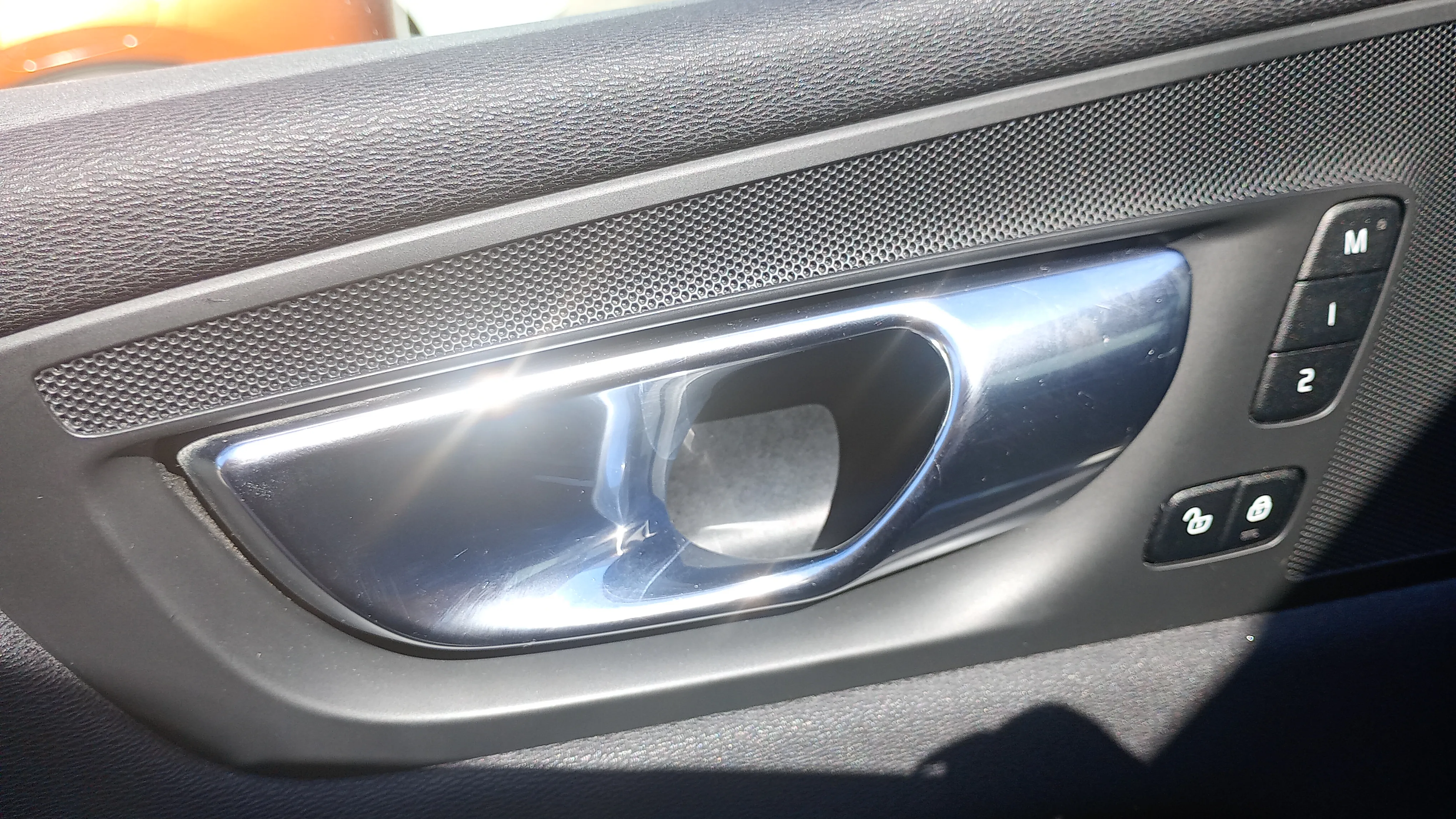 Volvo XC60 2.0 T8 AWD Momentum - foto 13