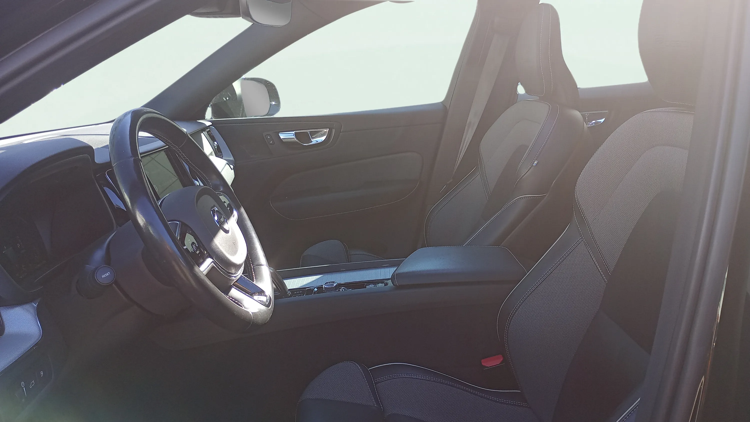 Volvo XC60 2.0 T8 AWD Momentum - foto 11