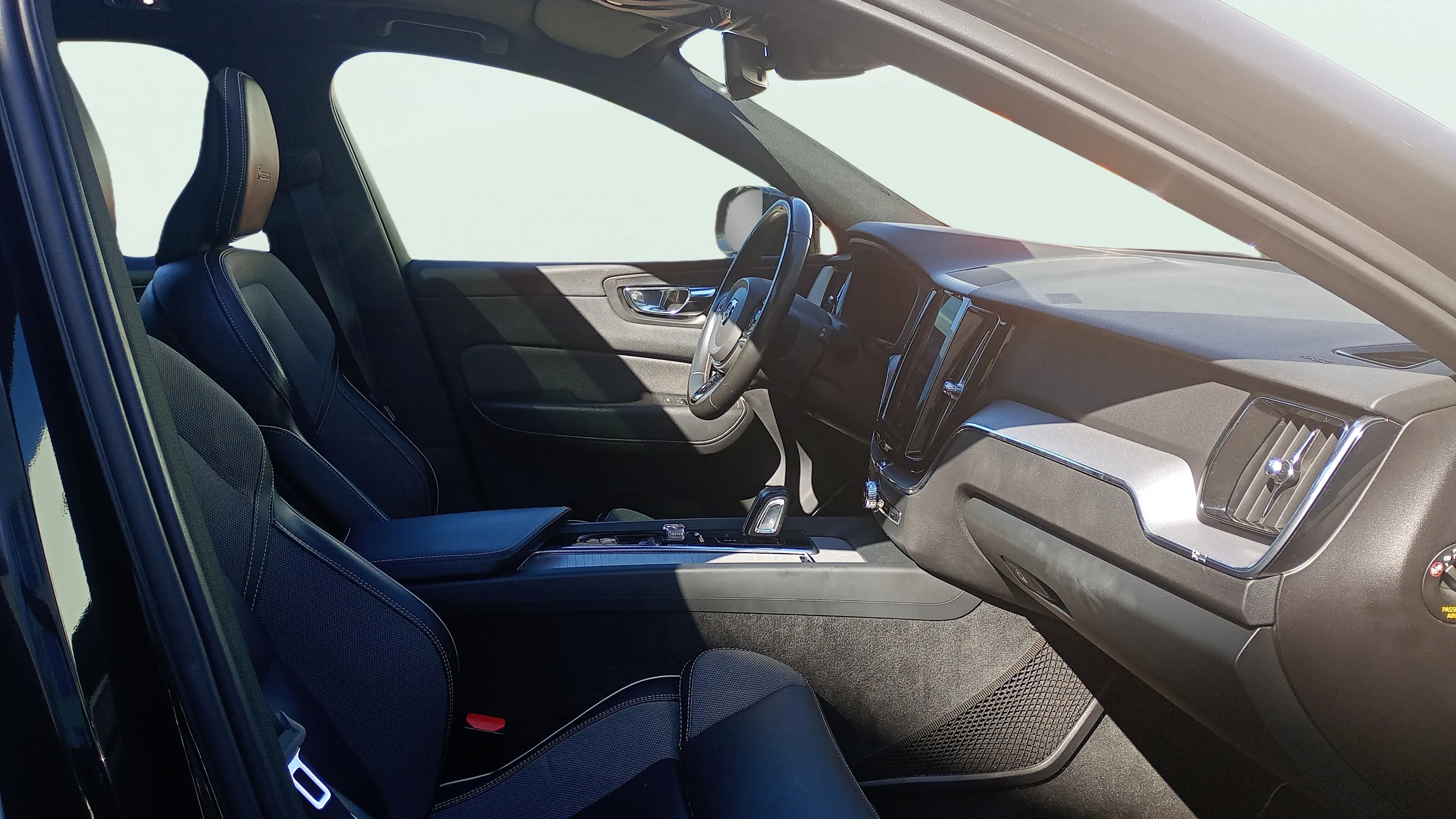 Volvo XC60 2.0 T8 AWD Momentum - foto 12