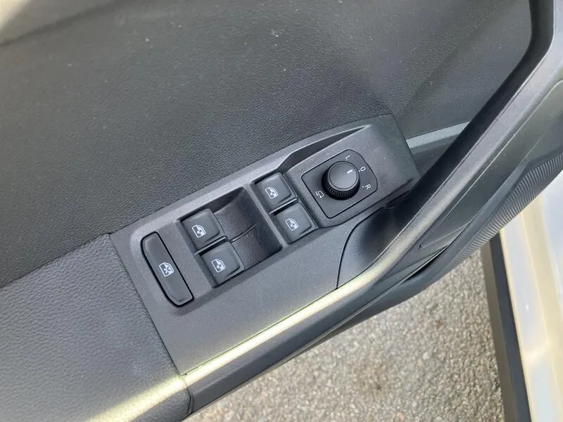 SEAT Arona 1.0 TSI DSG Style XL - foto 12