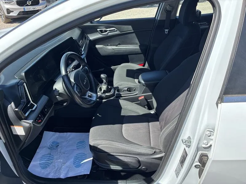 Kia Sportage 1.6 T-GDi MHEV Drive 4x2 - foto 26