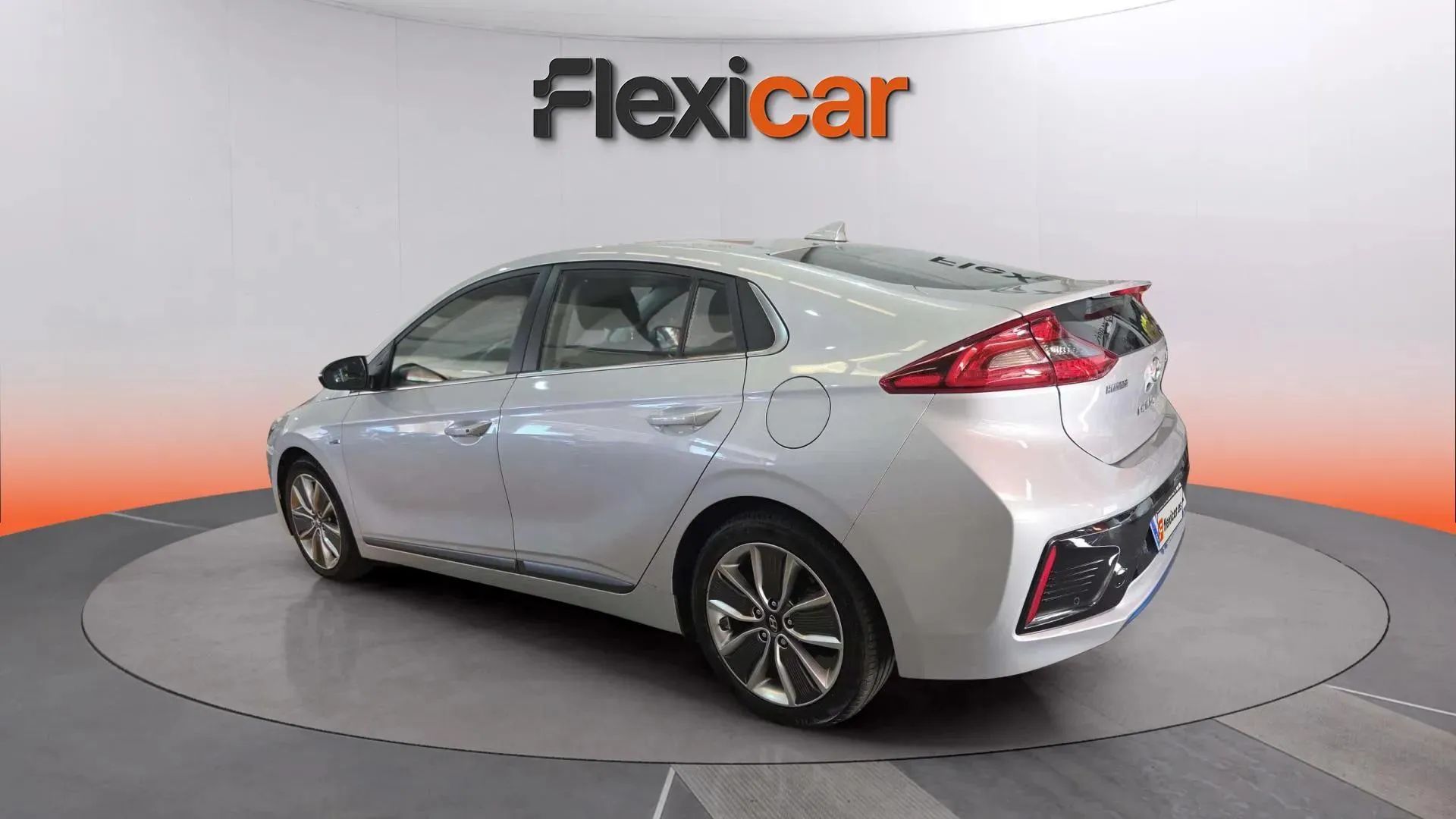 Hyundai Ioniq 1.6 GDI HEV Style DCT - foto 7