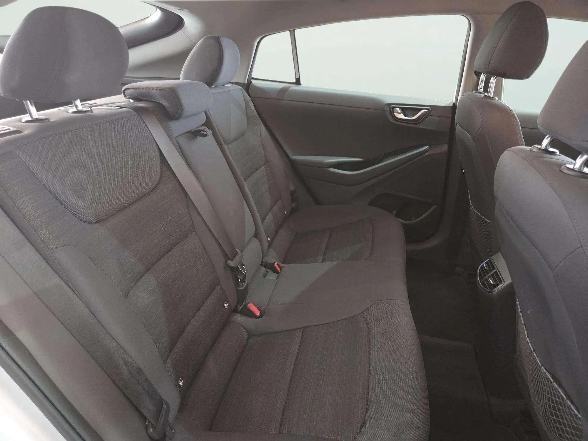 Hyundai Ioniq 1.6 GDI HEV Style DCT - foto 13