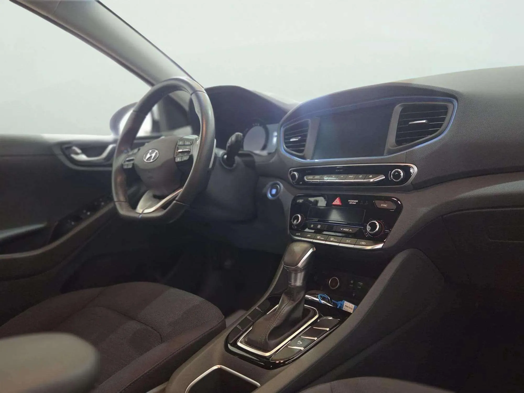 Hyundai Ioniq 1.6 GDI HEV Style DCT - foto 17