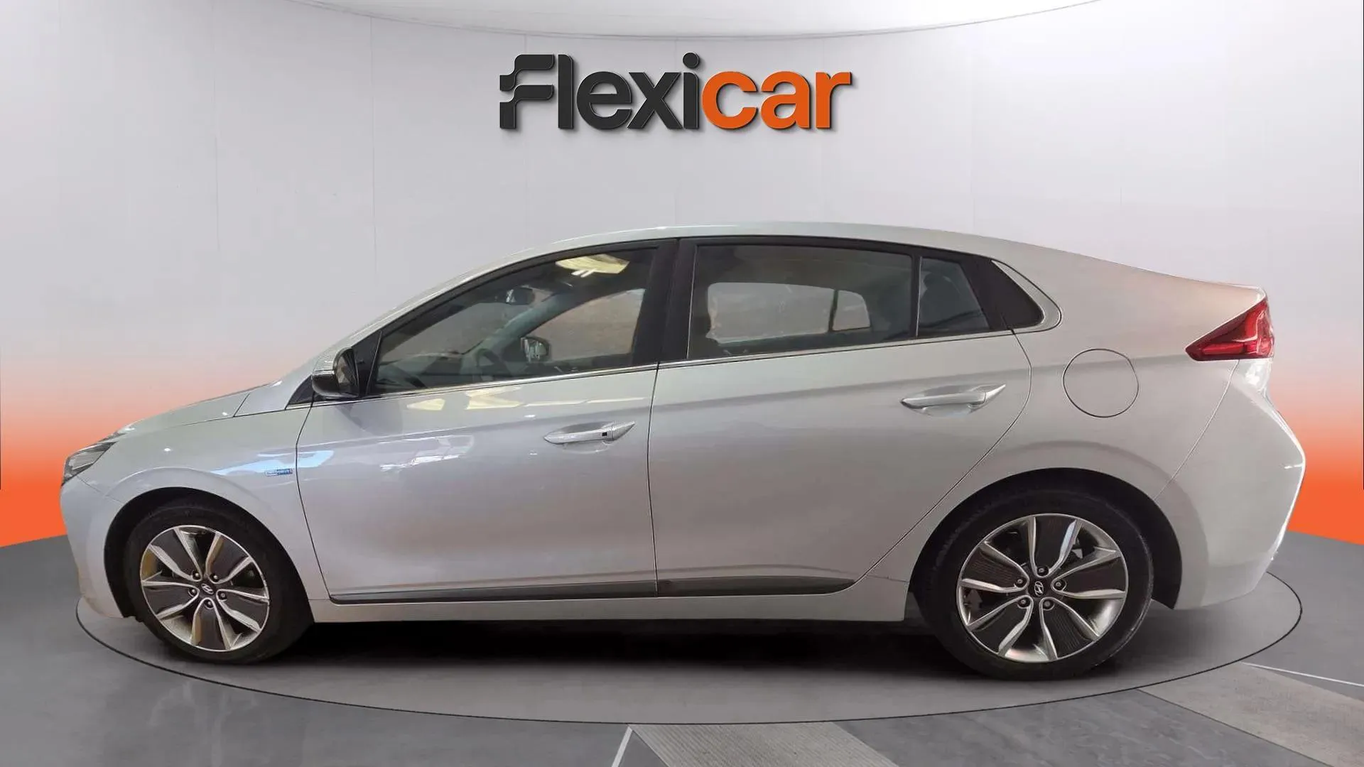 Hyundai Ioniq 1.6 GDI HEV Style DCT - foto 8