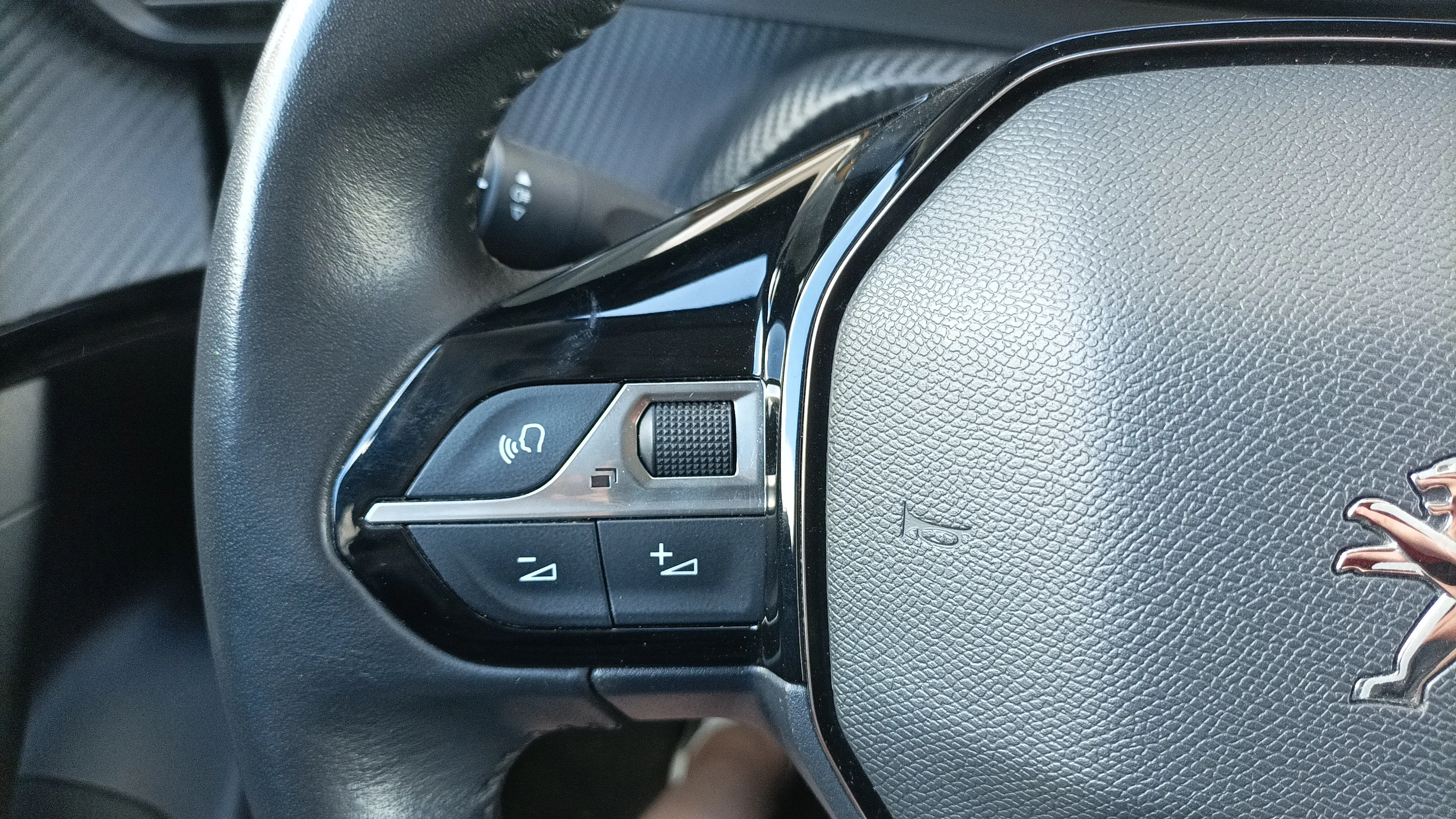 Peugeot 2008 Active BlueHDi - foto 11