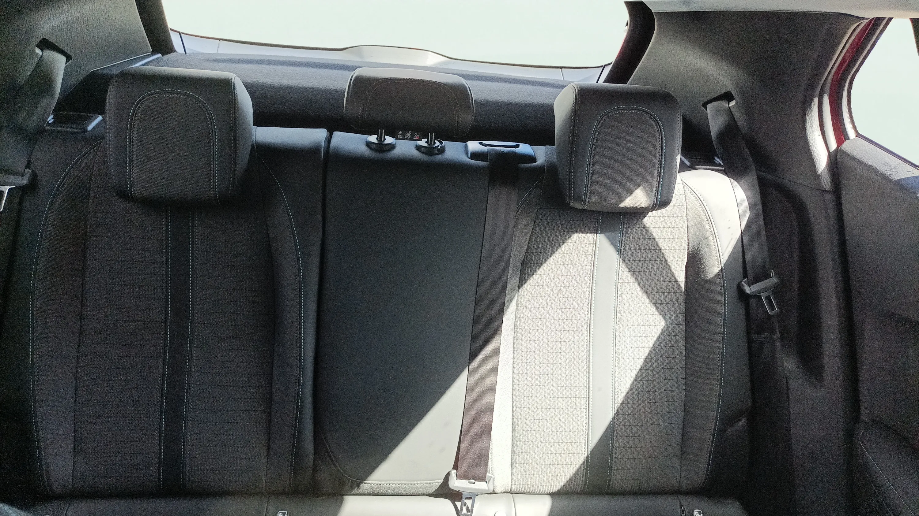 Peugeot 2008 Active BlueHDi - foto 21