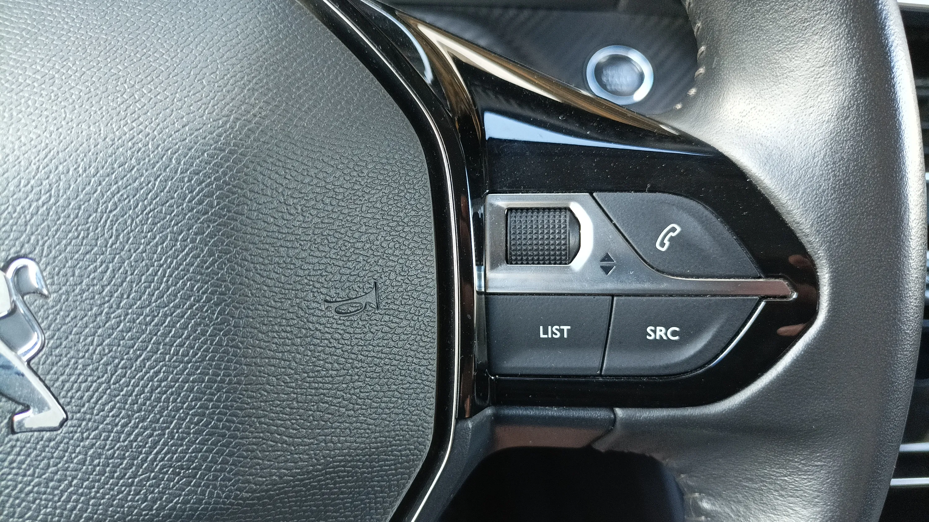 Peugeot 2008 Active BlueHDi - foto 12