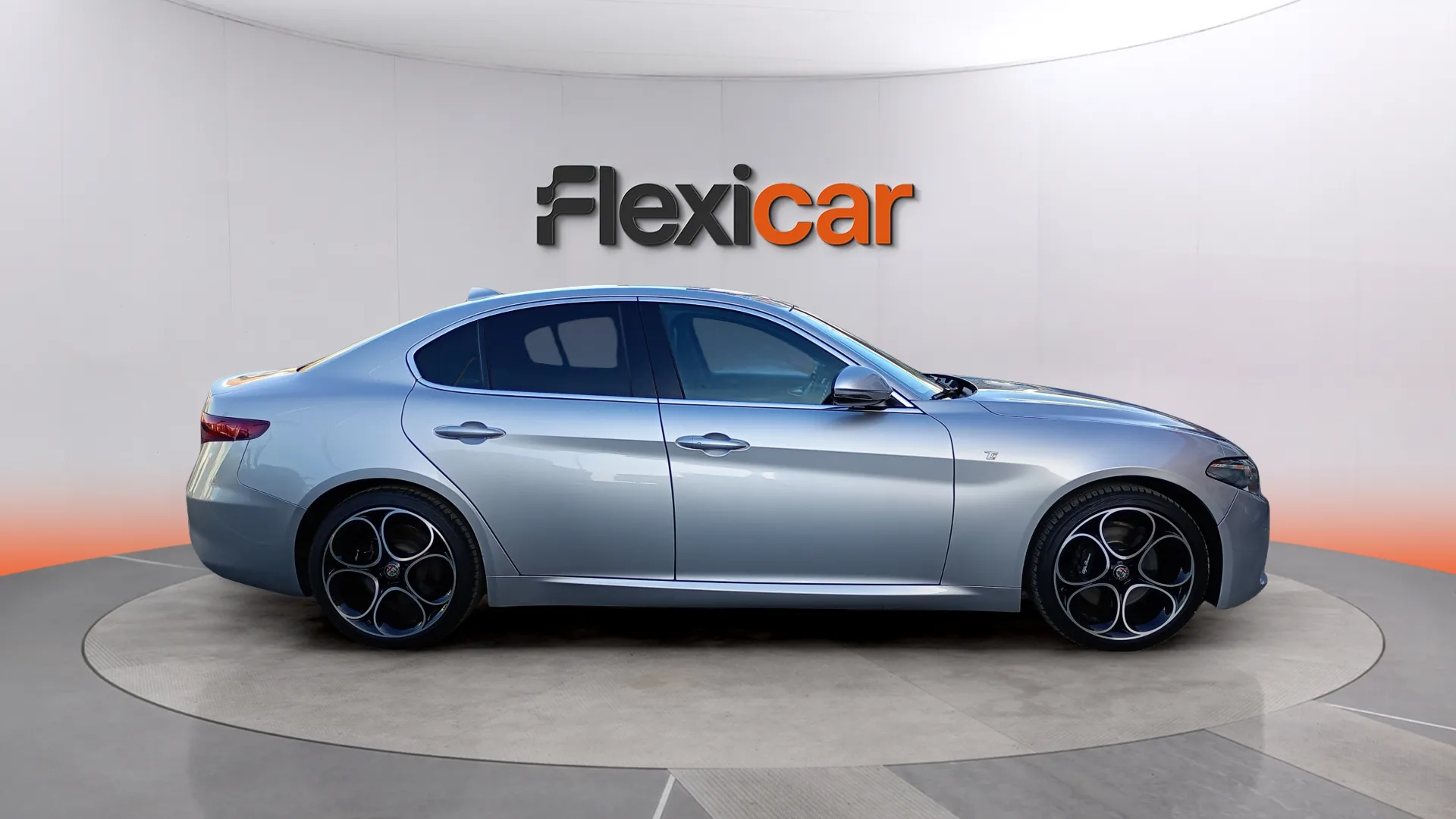 Alfa Romeo Giulia 2.2 Diesel Super RWD - foto 8